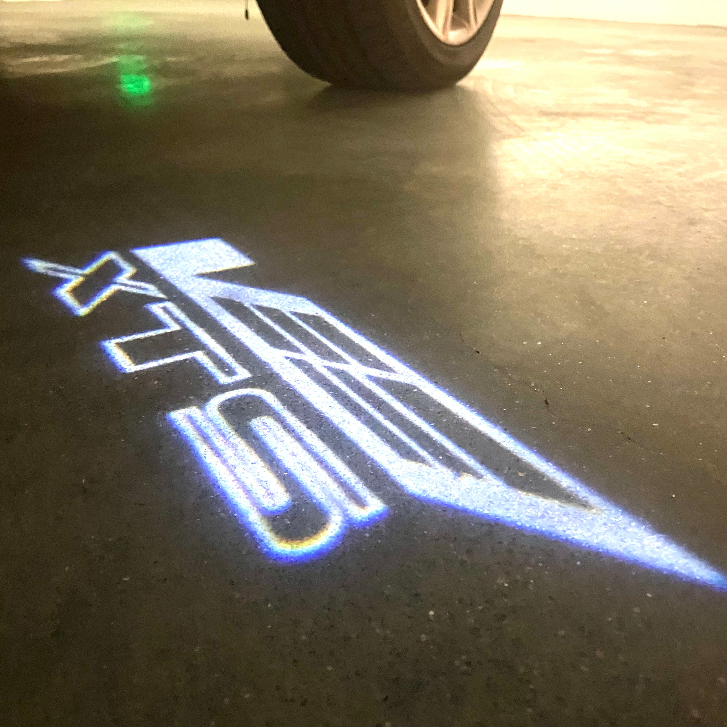 AUDI LOGO PROJECTOT LIGHTS Nr.19 (الكمية 1 = 2 Logo Films /2 أضواء الباب)