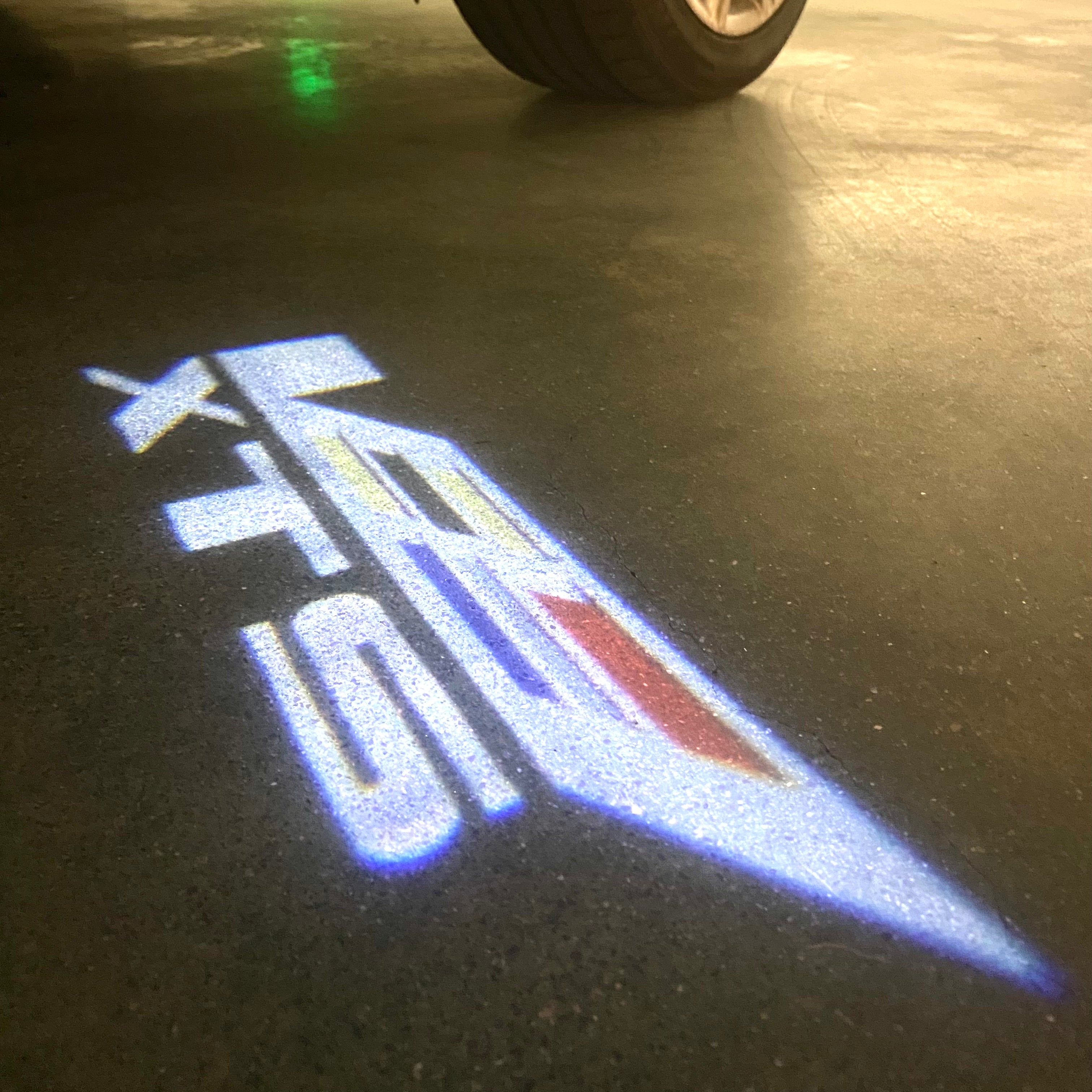 AUDI LOGO PROJECTOT LIGHTS Nr.19 (الكمية 1 = 2 Logo Films /2 أضواء الباب)