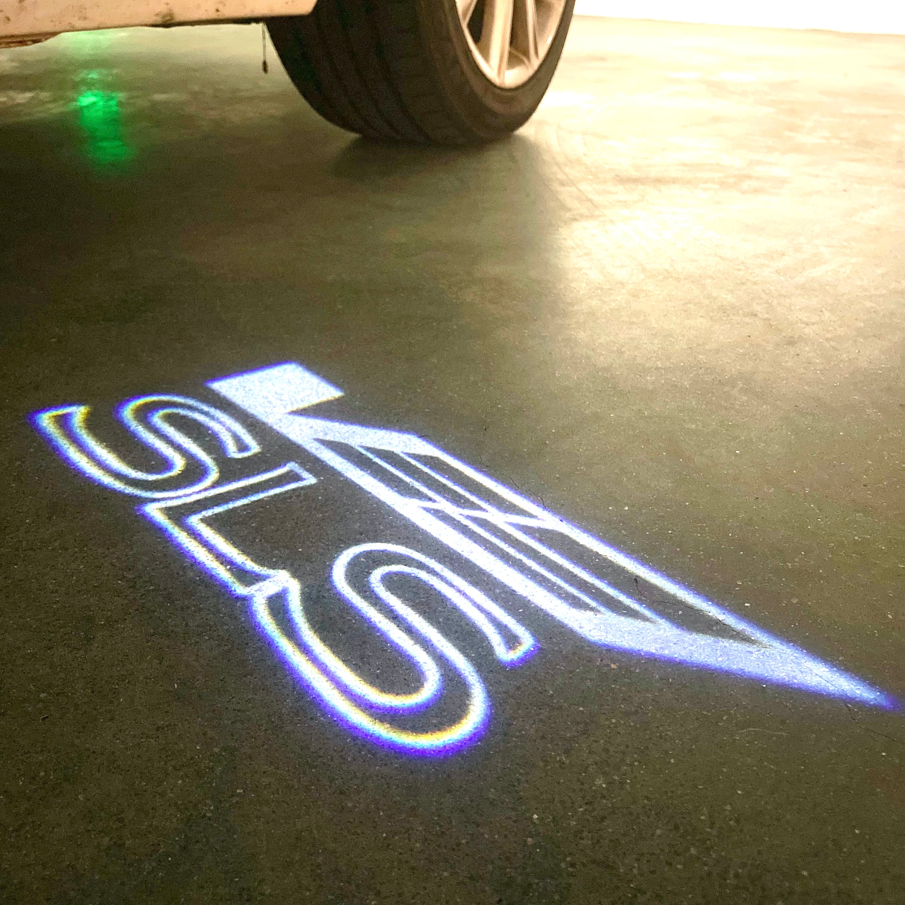 AUDI LOGO PROJECTOT LIGHTS Nr.19 (الكمية 1 = 2 Logo Films /2 أضواء الباب)