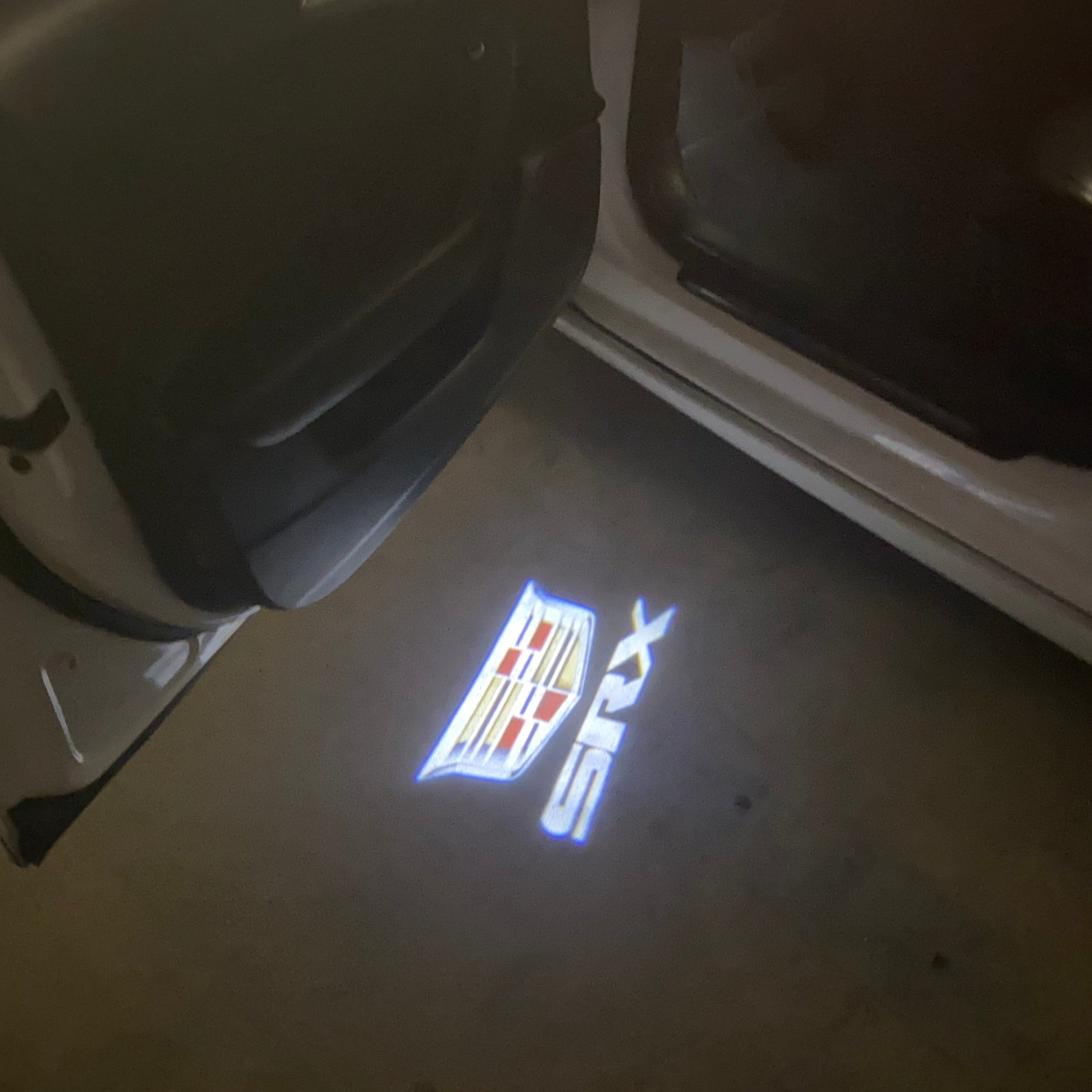 AUDI LOGO PROJECTOT LIGHTS Nr.19 (الكمية 1 = 2 Logo Films /2 أضواء الباب)