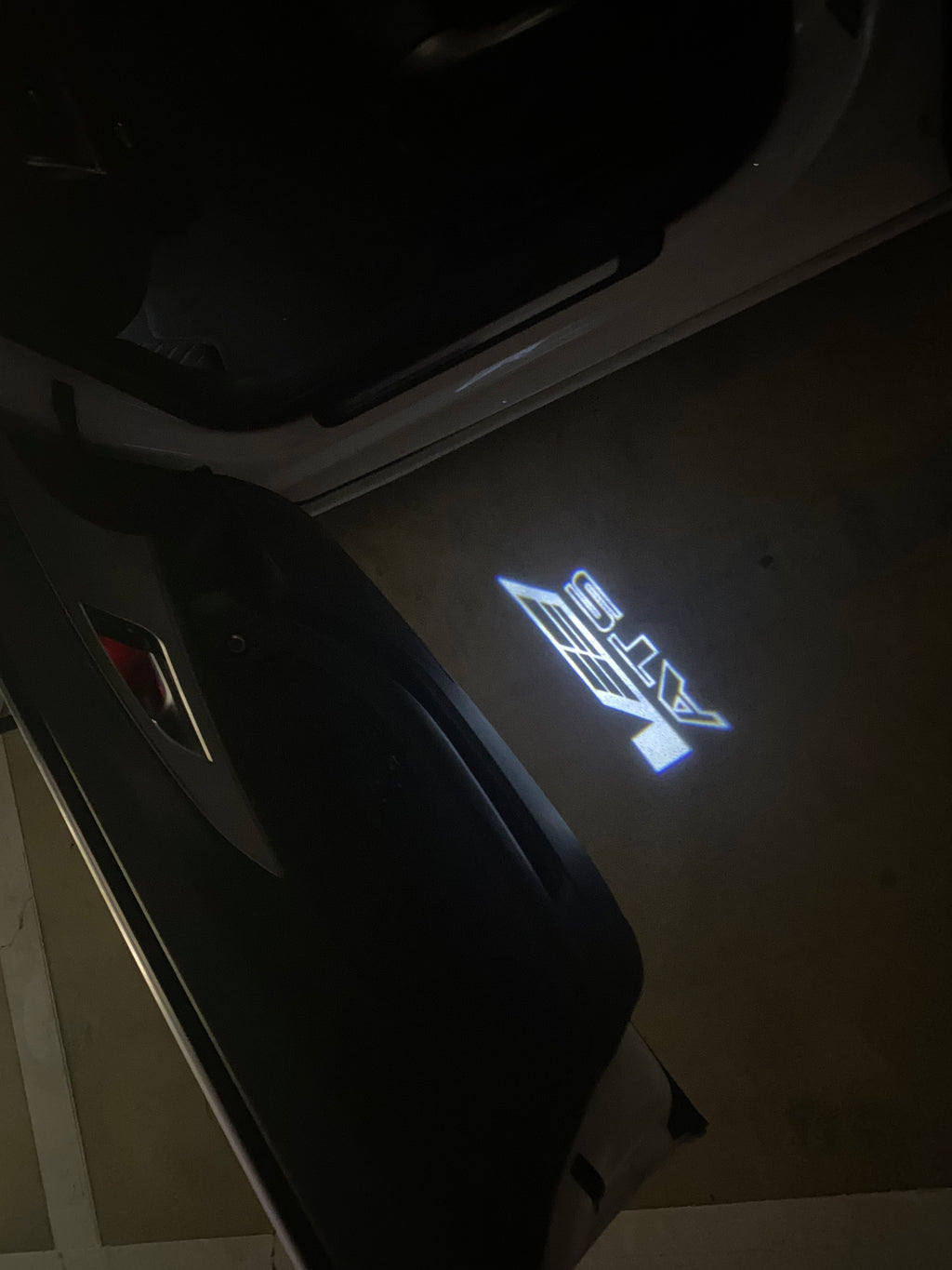 AUDI LOGO PROJECTOT LIGHTS Nr.19 (الكمية 1 = 2 Logo Films /2 أضواء الباب)