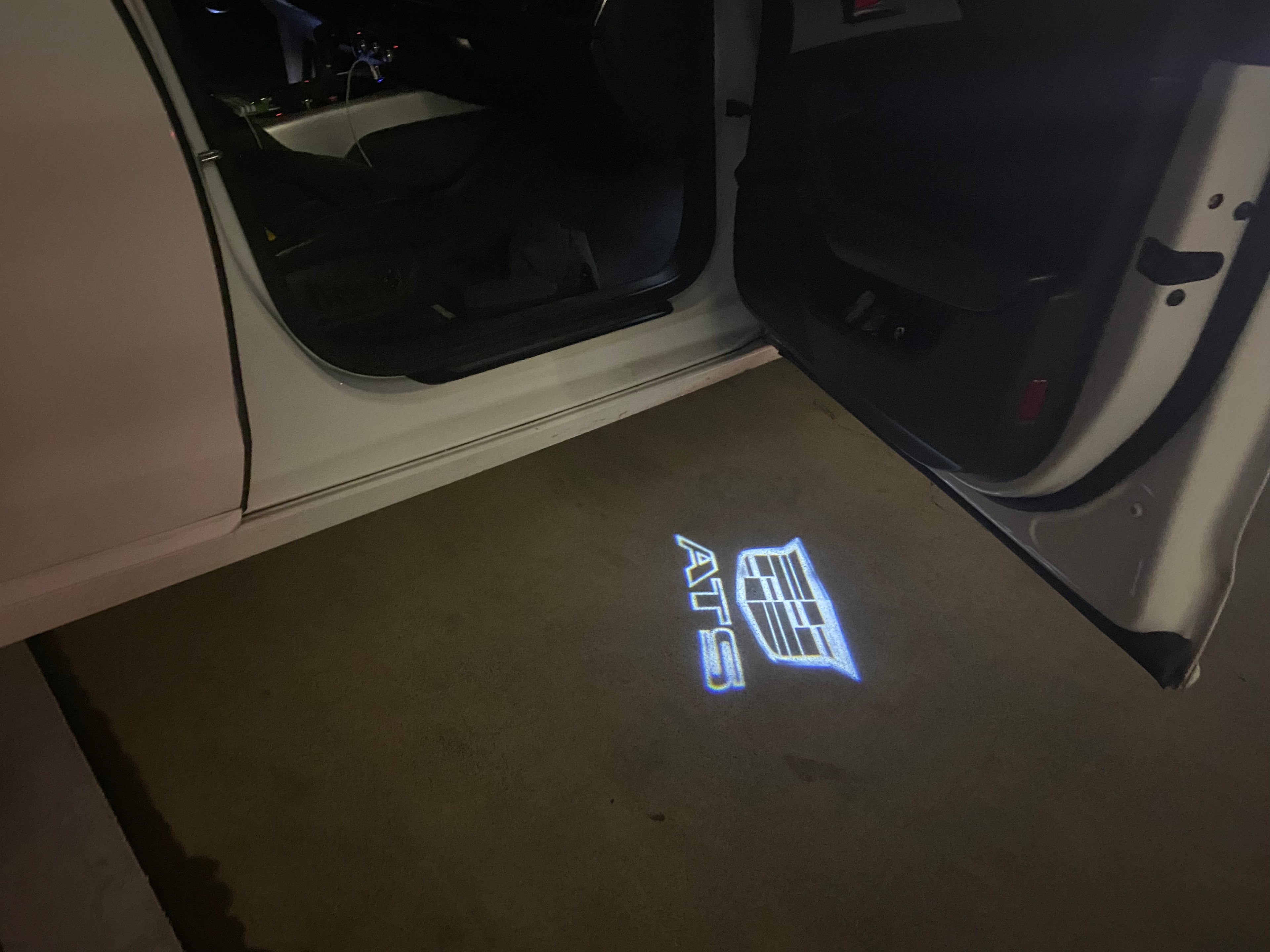 AUDI LOGO PROJECTOT LIGHTS Nr.19 (الكمية 1 = 2 Logo Films /2 أضواء الباب)