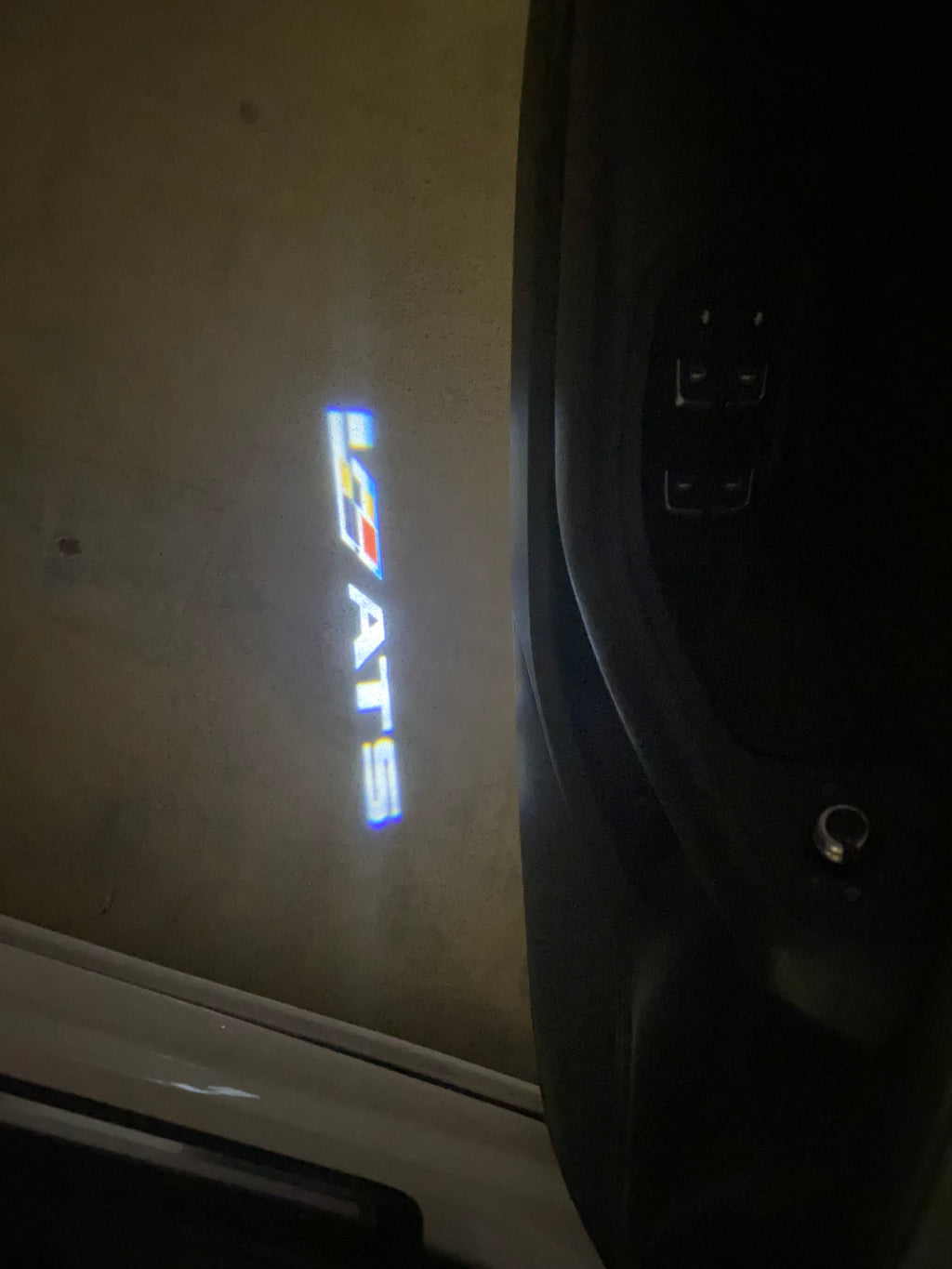 AUDI LOGO PROJECTOT LIGHTS Nr.19 (الكمية 1 = 2 Logo Films /2 أضواء الباب)