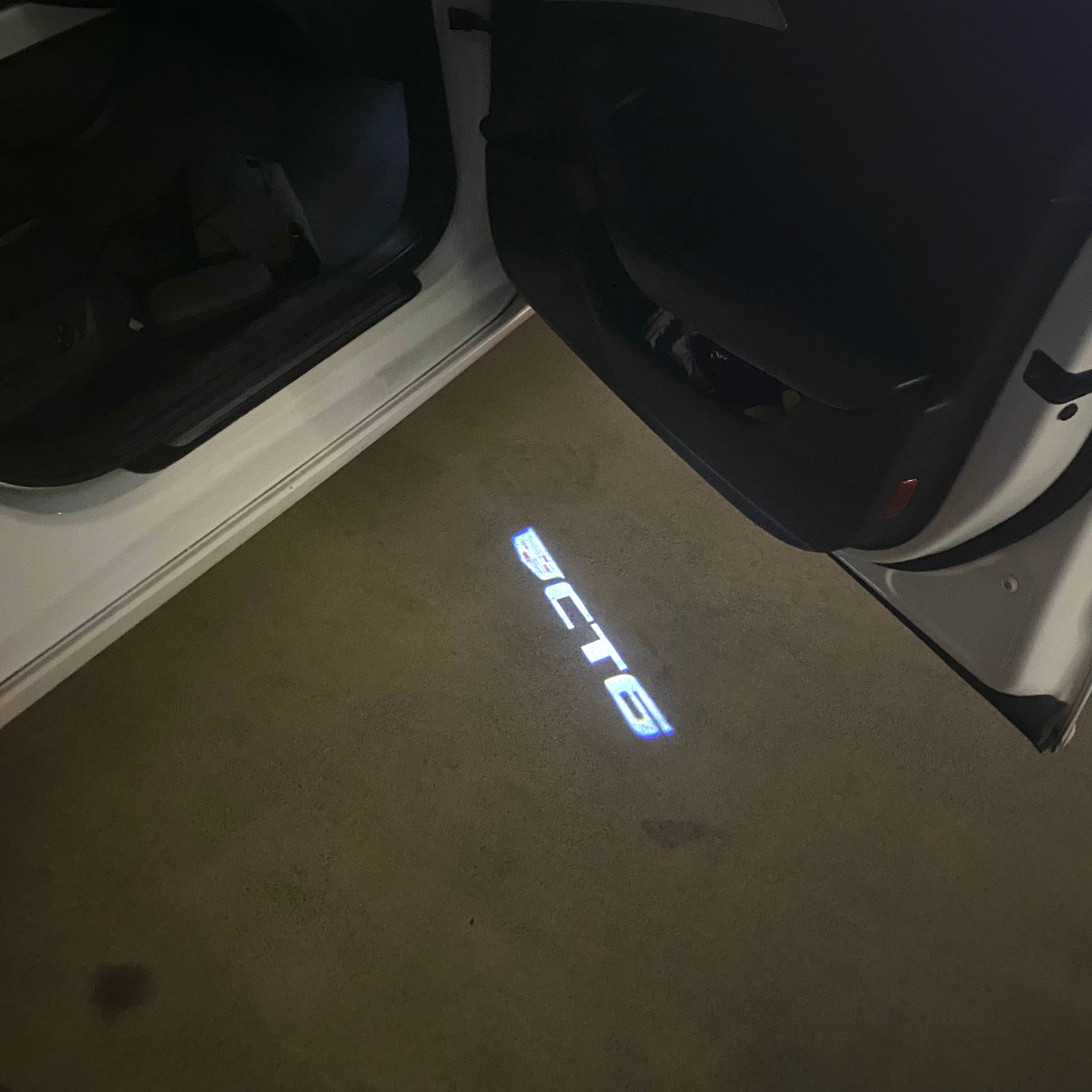 AUDI LOGO PROJECTOT LIGHTS Nr.19 (الكمية 1 = 2 Logo Films /2 أضواء الباب)