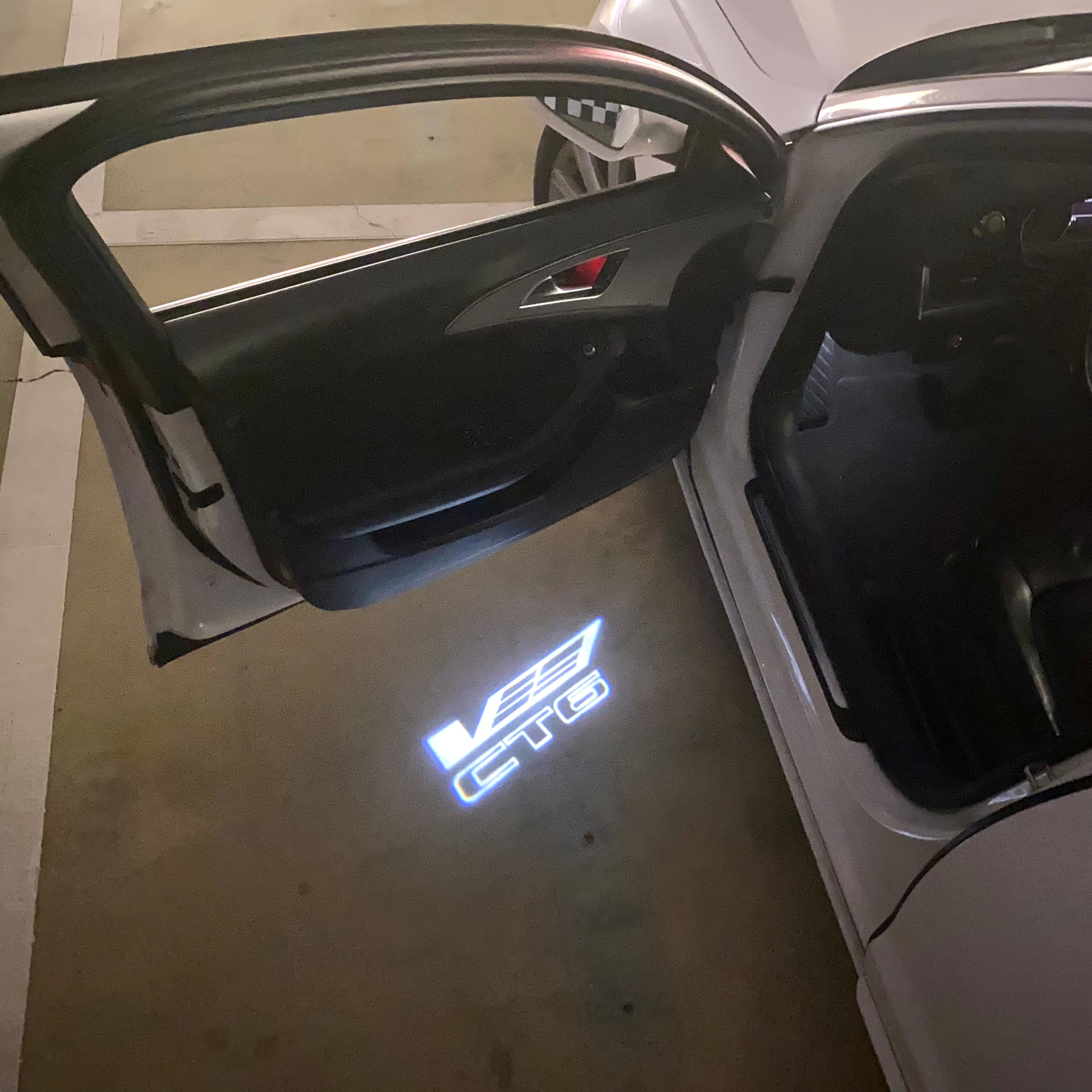 AUDI LOGO PROJECTOT LIGHTS Nr.19 (الكمية 1 = 2 Logo Films /2 أضواء الباب)