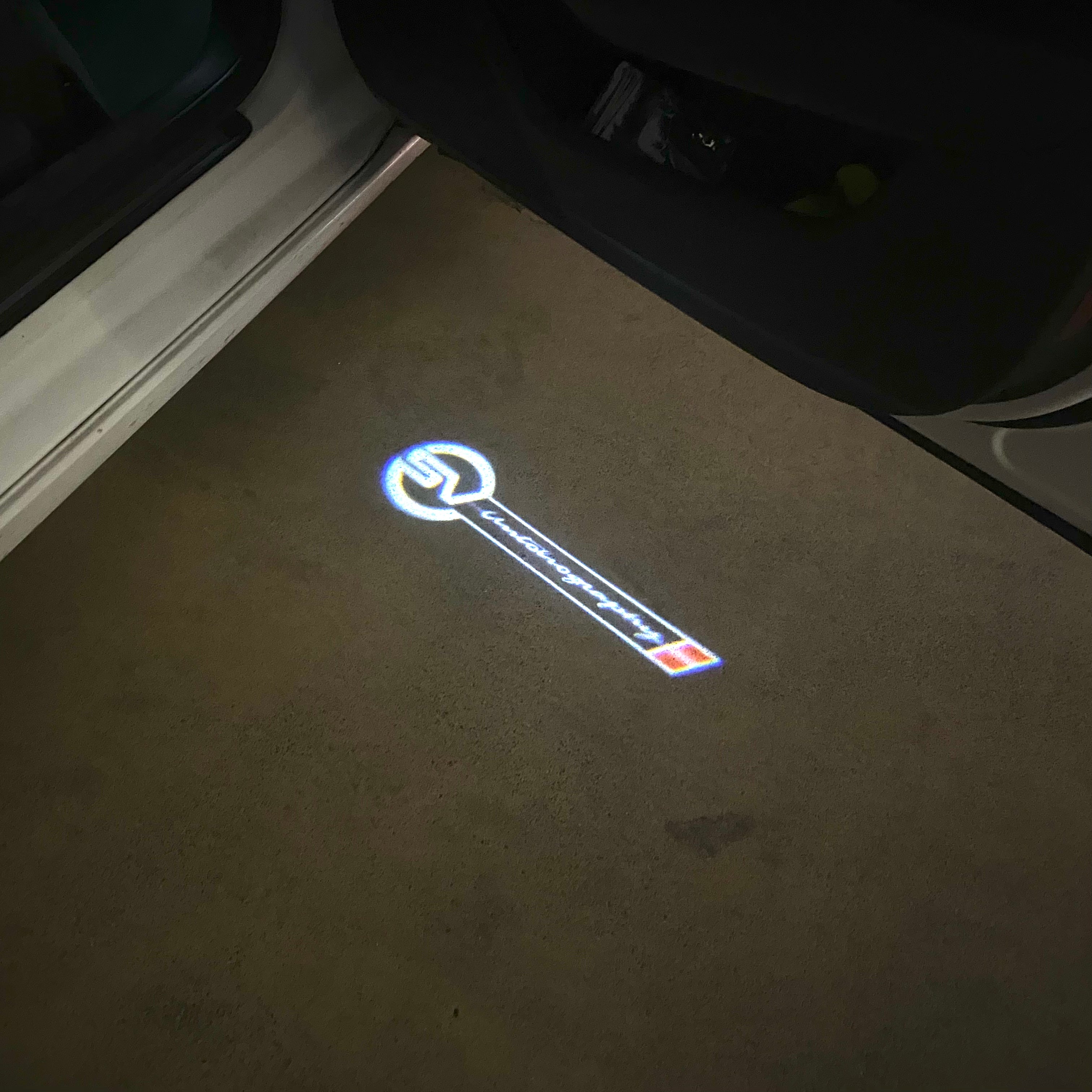 Land Rover LOGO PROJECROTR LIGHTS Nr.04 (الكمية 1 = 1 مجموعة / 2 أضواء باب)