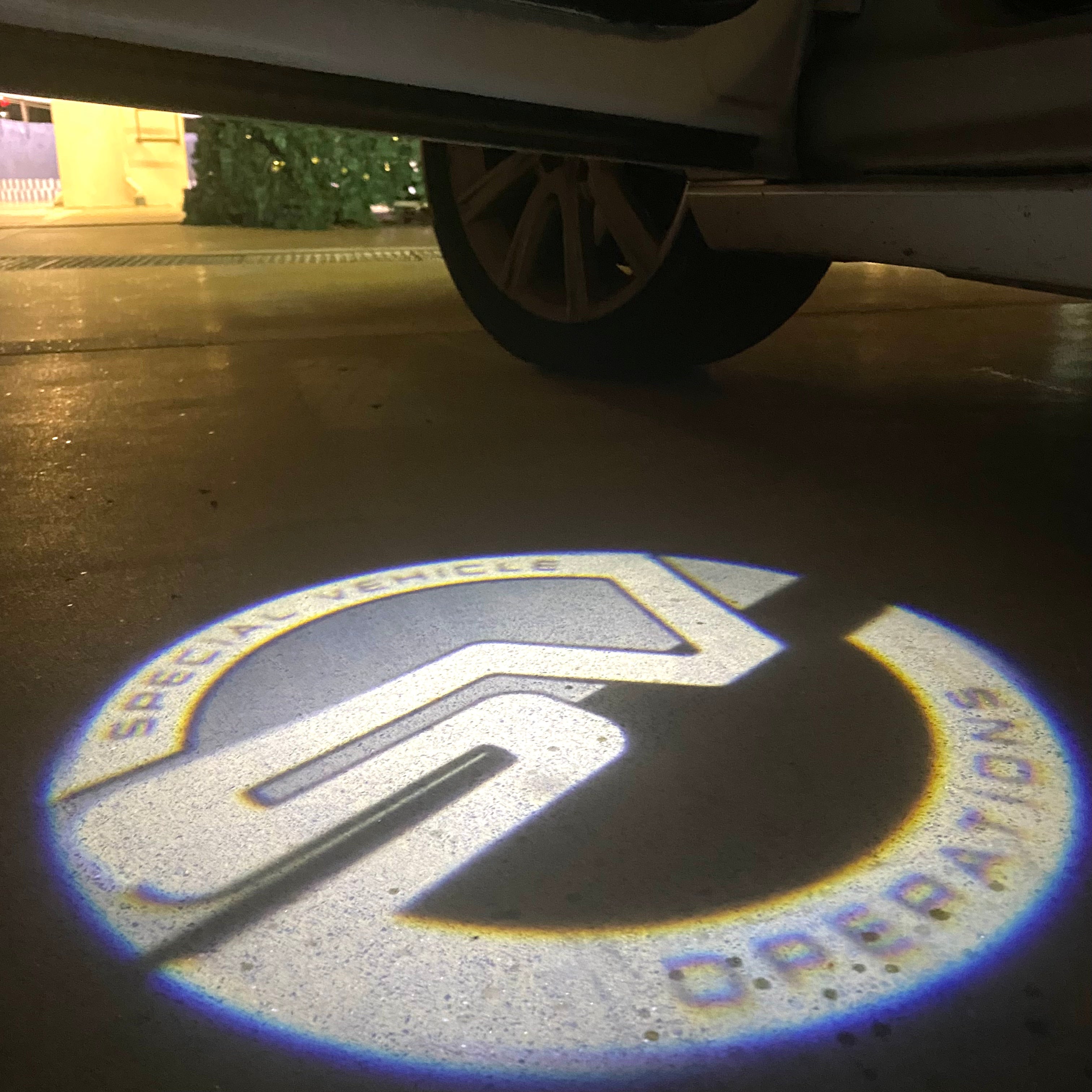 Land Rover LOGO PROJECROTR LIGHTS Nr.04 (الكمية 1 = 1 مجموعة / 2 أضواء باب)