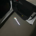 JAGUAR LOGO PROJECROTR LIGHTS Nr.77 (الكمية 1 = 1 مجموعة / 2 أضواء باب)