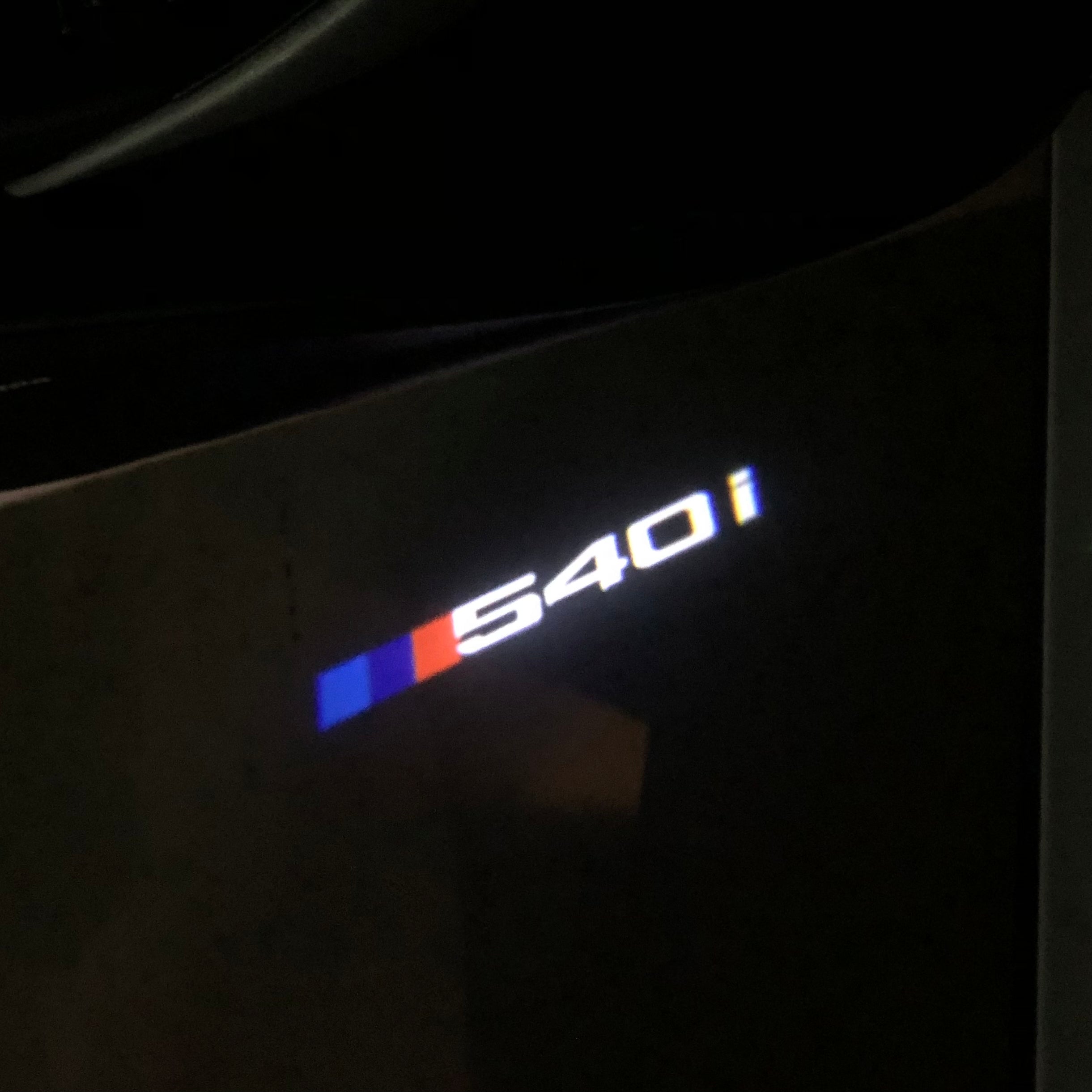 BMW M3 LOGO PROJECTOR LIGHTS Nr.24 (الكمية 1 = 1 مجموعة / 2 أضواء باب)