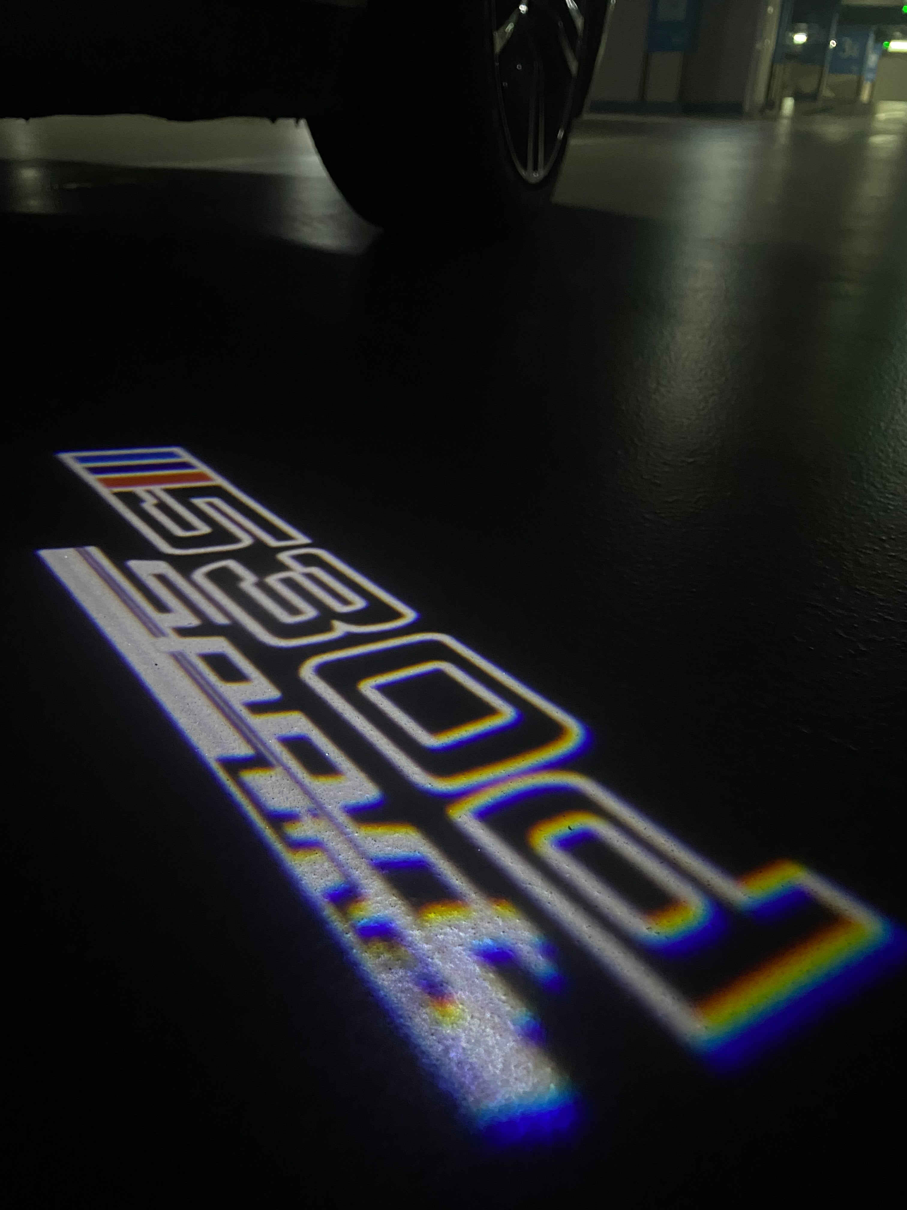 BMW M3 LOGO PROJECTOR LIGHTS Nr.24 (الكمية 1 = 1 مجموعة / 2 أضواء باب)