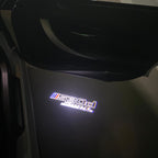 BMW M3 LOGO PROJECTOR LIGHTS Nr.24 (الكمية 1 = 1 مجموعة / 2 أضواء باب)