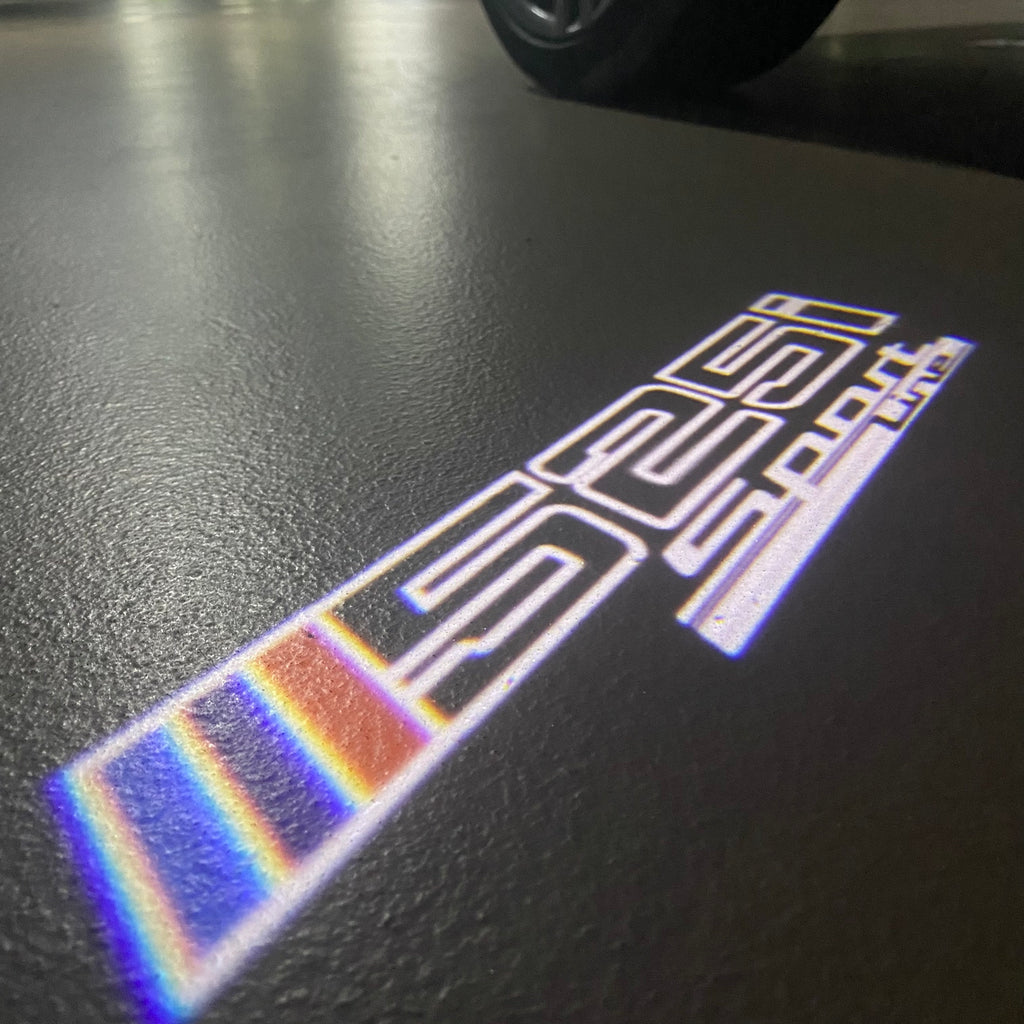 BMW M3 LOGO PROJECTOR LIGHTS Nr.24 (الكمية 1 = 1 مجموعة / 2 أضواء باب)