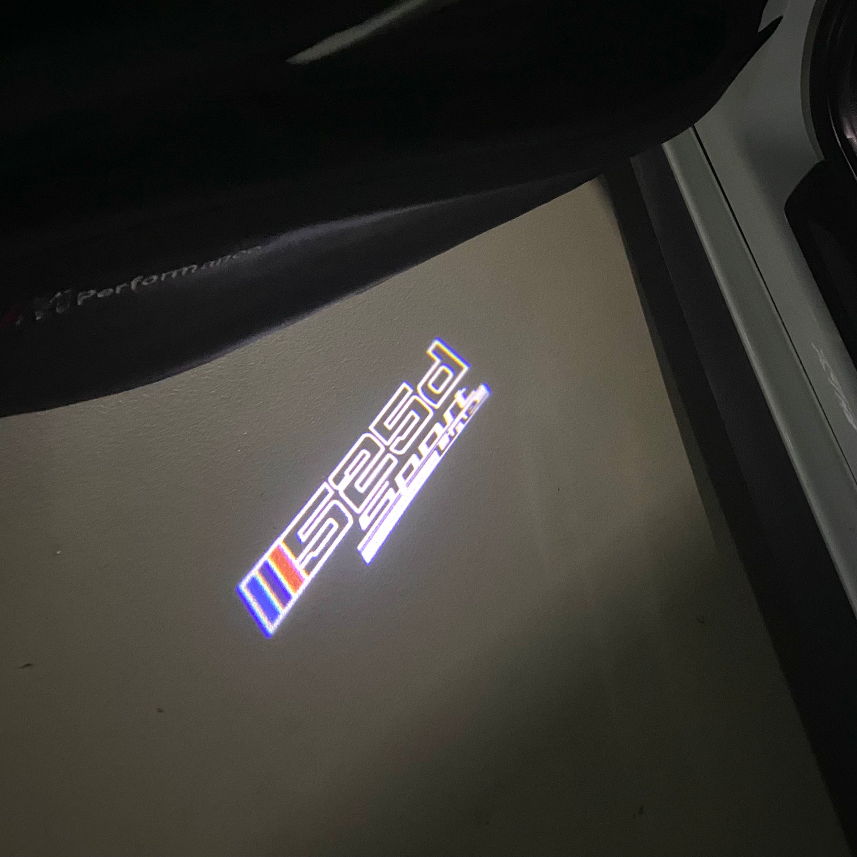BMW M3 LOGO PROJECTOR LIGHTS Nr.24 (الكمية 1 = 1 مجموعة / 2 أضواء باب)