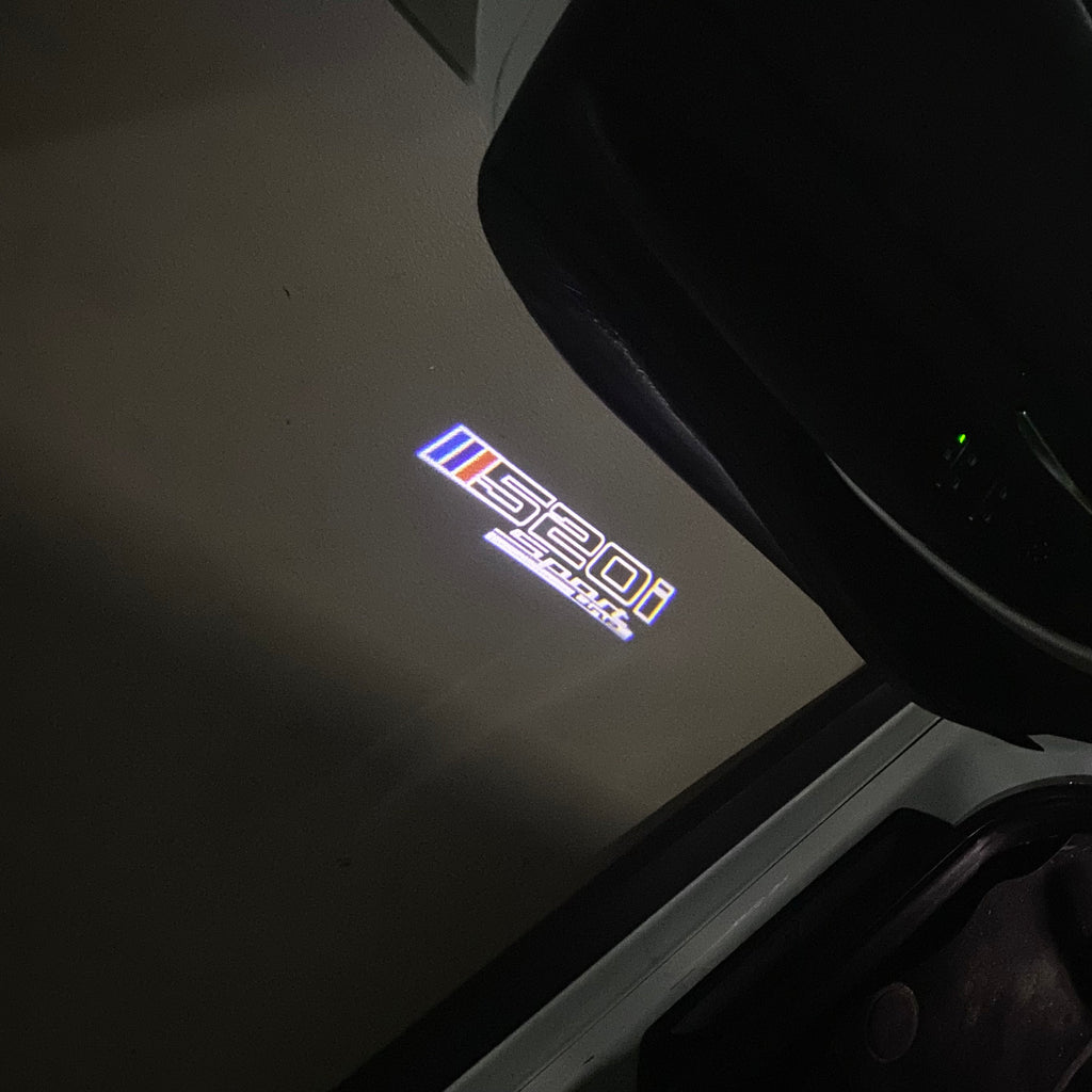 BMW M3 LOGO PROJECTOR LIGHTS Nr.24 (الكمية 1 = 1 مجموعة / 2 أضواء باب)