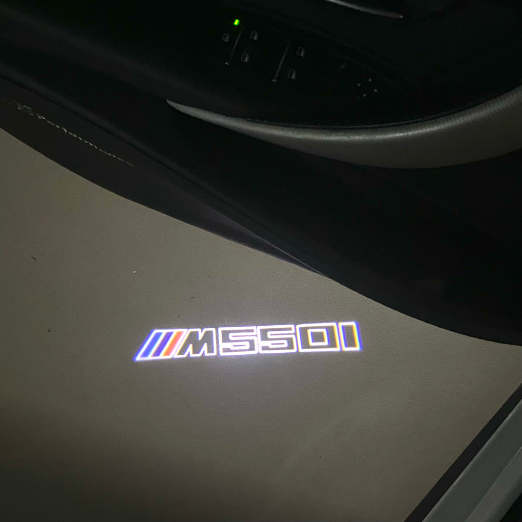 BMW M3 LOGO PROJECTOR LIGHTS Nr.24 (الكمية 1 = 1 مجموعة / 2 أضواء باب)