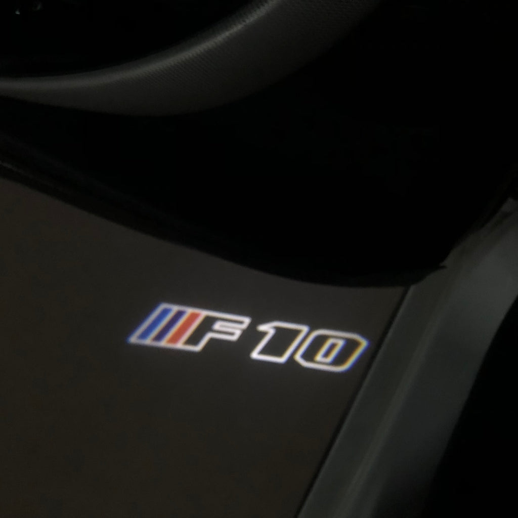 BMW M3 LOGO PROJECTOR LIGHTS Nr.24 (الكمية 1 = 1 مجموعة / 2 أضواء باب)