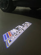 BMW M3 LOGO PROJECTOR LIGHTS Nr.24 (الكمية 1 = 1 مجموعة / 2 أضواء باب)
