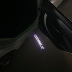 BMW M3 LOGO PROJECTOR LIGHTS Nr.24 (الكمية 1 = 1 مجموعة / 2 أضواء باب)