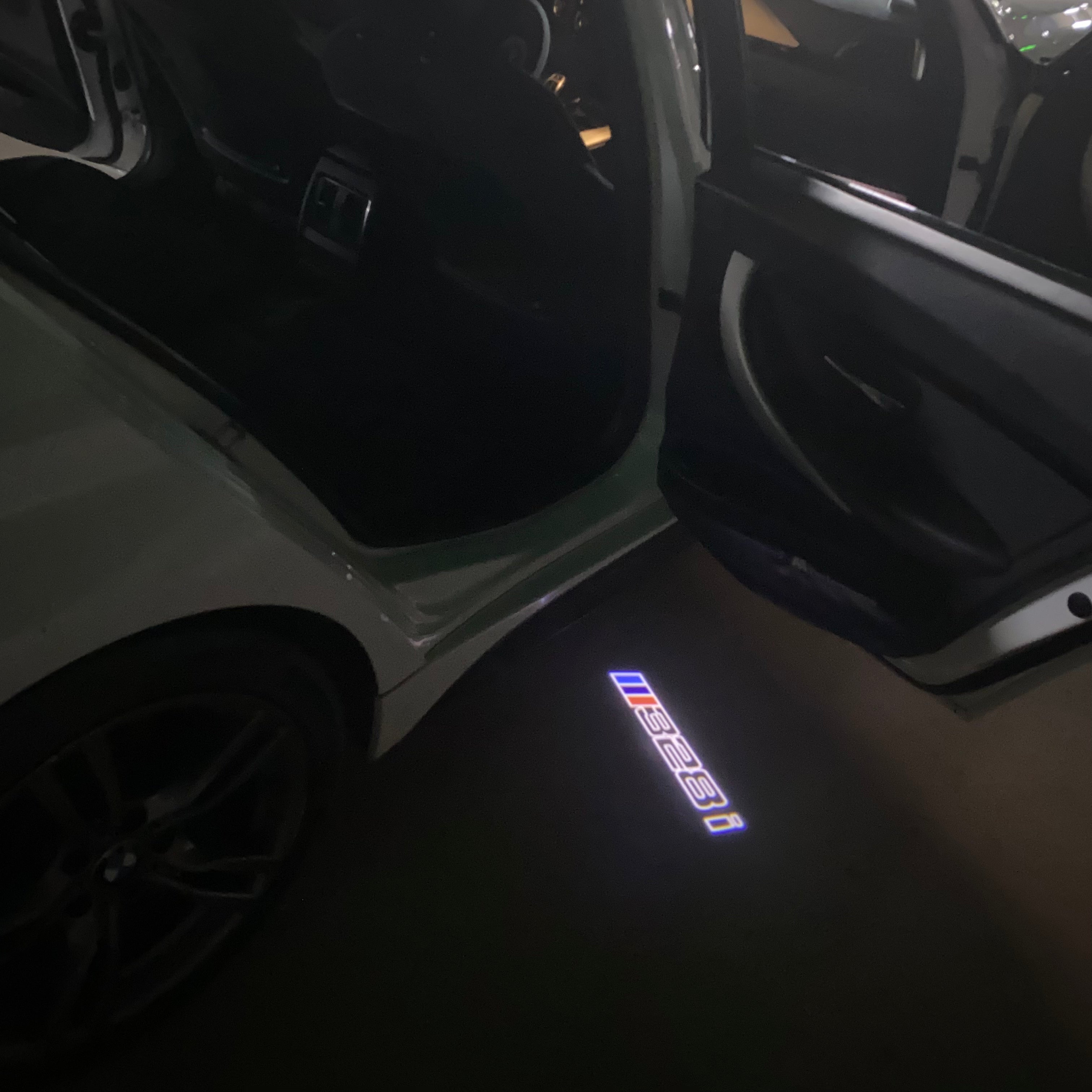 BMW 3 SERIES 328 i  LOGO PROJECTOT LIGHTS (quantity 1 = 1 sets/2 door lights) Nr.6024q32