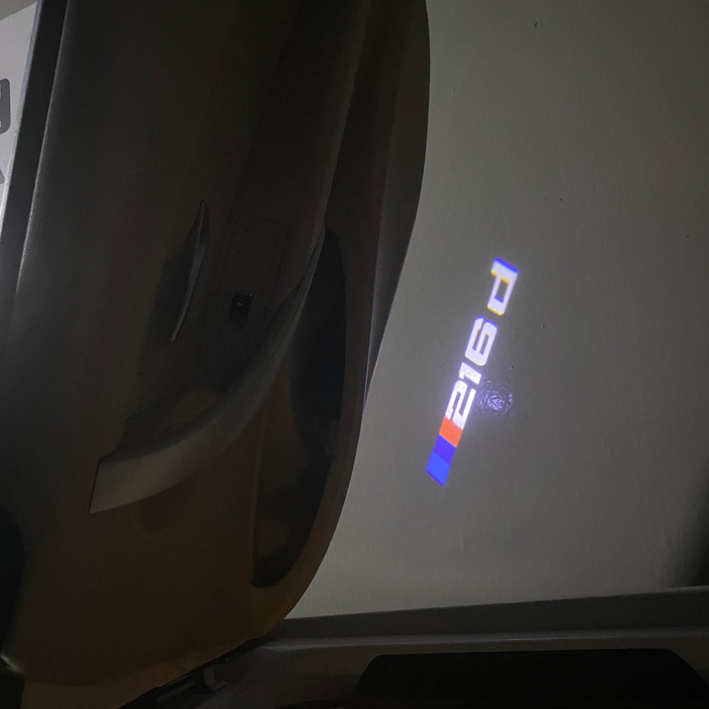 BMW M3 LOGO PROJECTOR LIGHTS Nr.24 (الكمية 1 = 1 مجموعة / 2 أضواء باب)