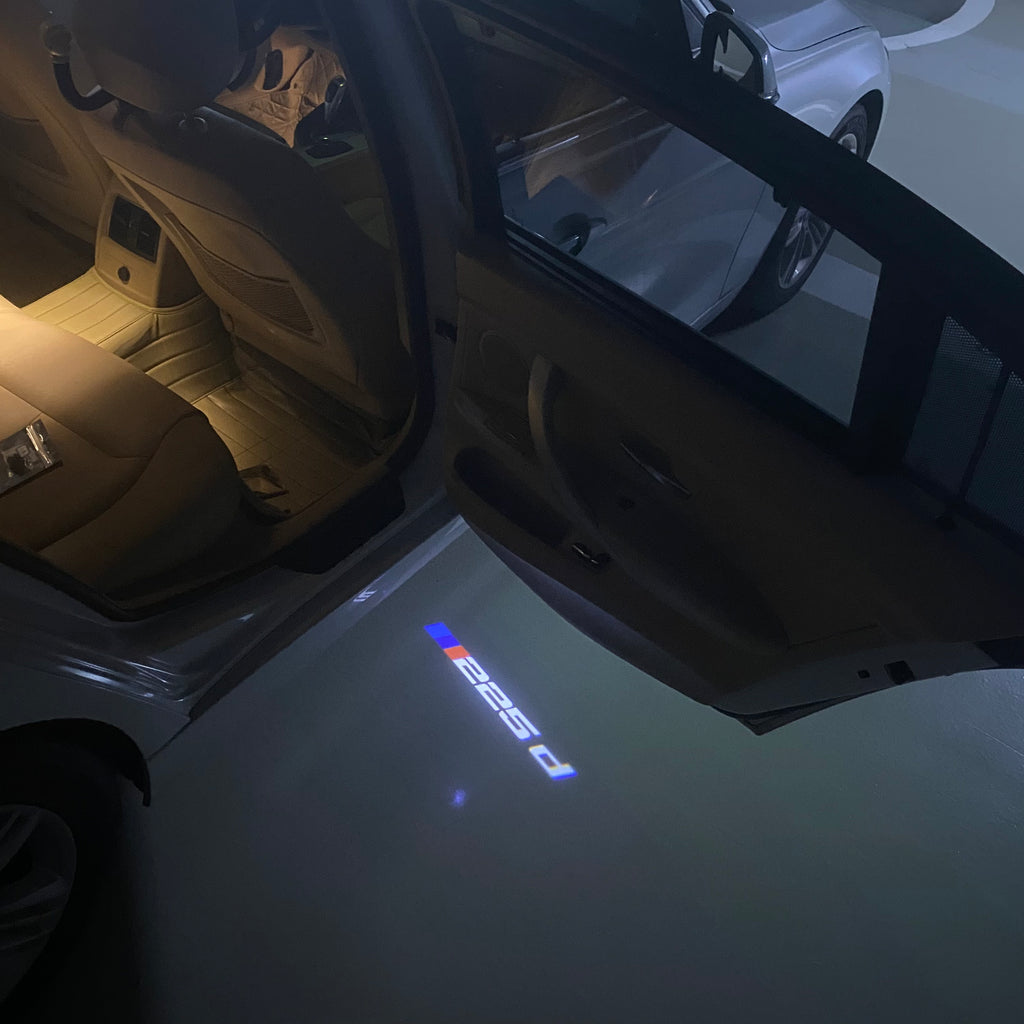 BMW M3 LOGO PROJECTOR LIGHTS Nr.24 (الكمية 1 = 1 مجموعة / 2 أضواء باب)