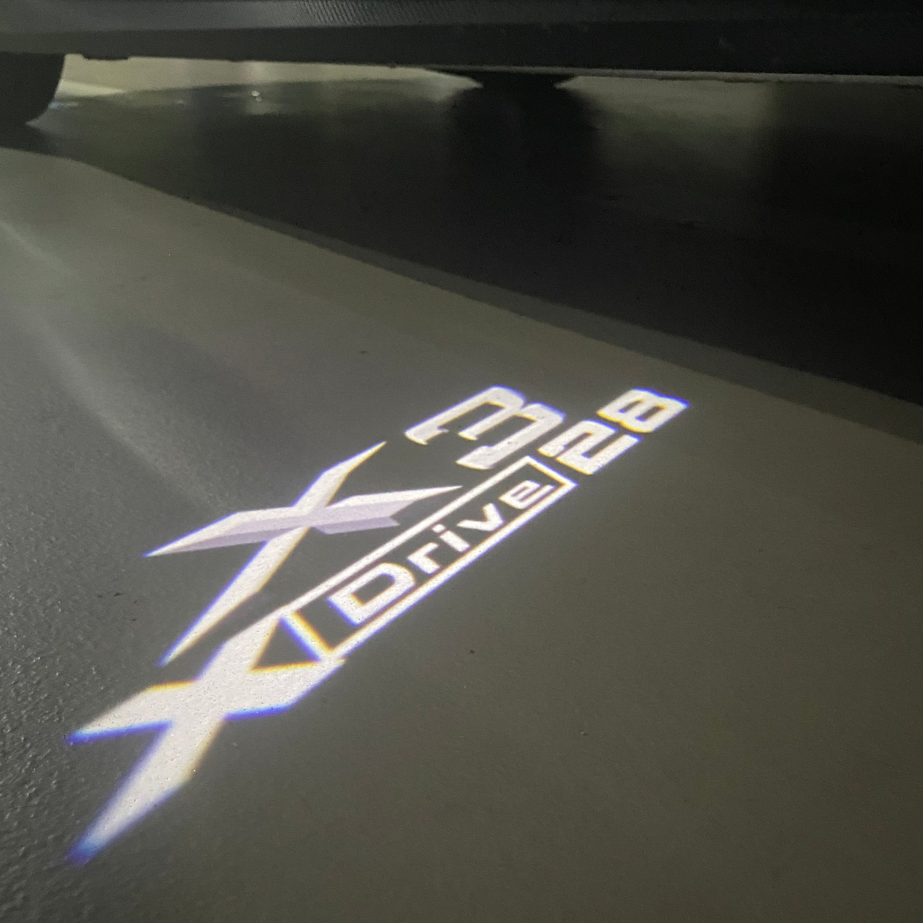 BMW M3 LOGO PROJECTOR LIGHTS Nr.24 (الكمية 1 = 1 مجموعة / 2 أضواء باب)