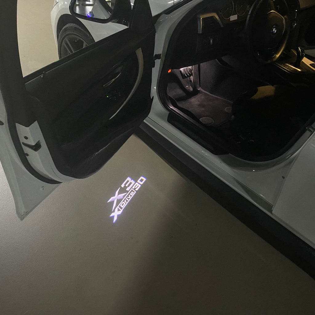 BMW M3 LOGO PROJECTOR LIGHTS Nr.24 (الكمية 1 = 1 مجموعة / 2 أضواء باب)