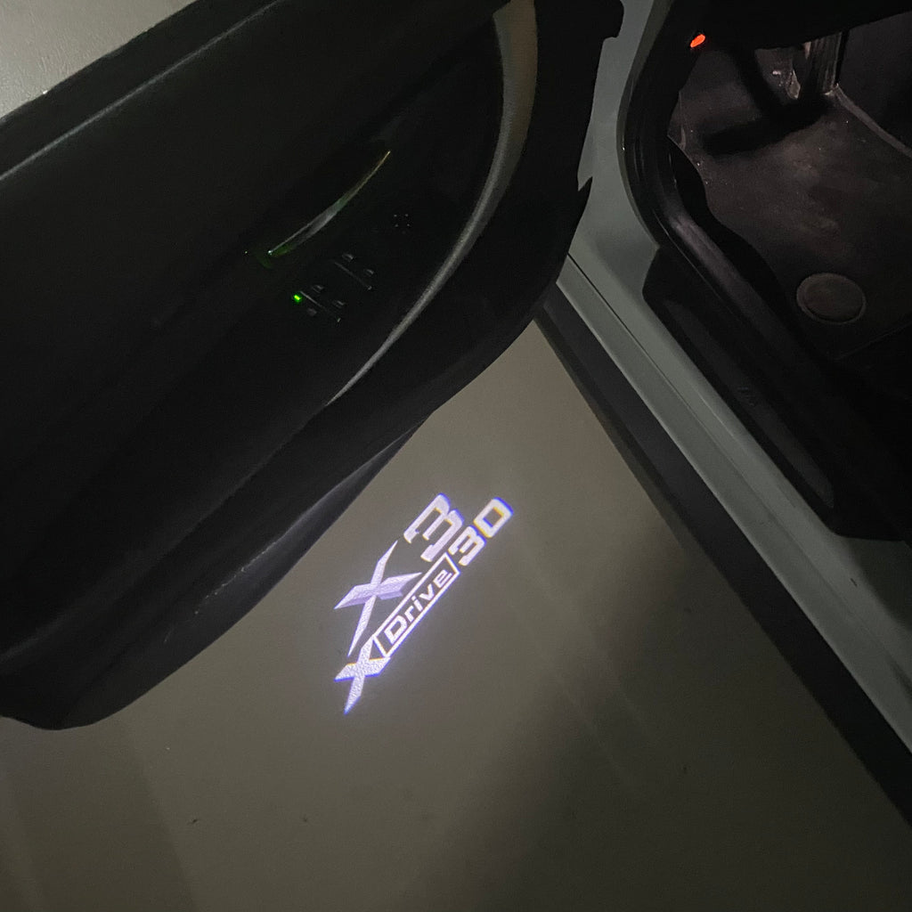 BMW M3 LOGO PROJECTOR LIGHTS Nr.24 (الكمية 1 = 1 مجموعة / 2 أضواء باب)