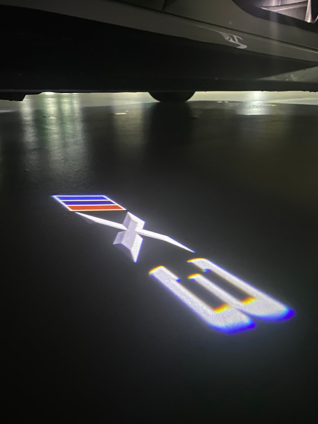 BMW M3 LOGO PROJECTOR LIGHTS Nr.24 (الكمية 1 = 1 مجموعة / 2 أضواء باب)