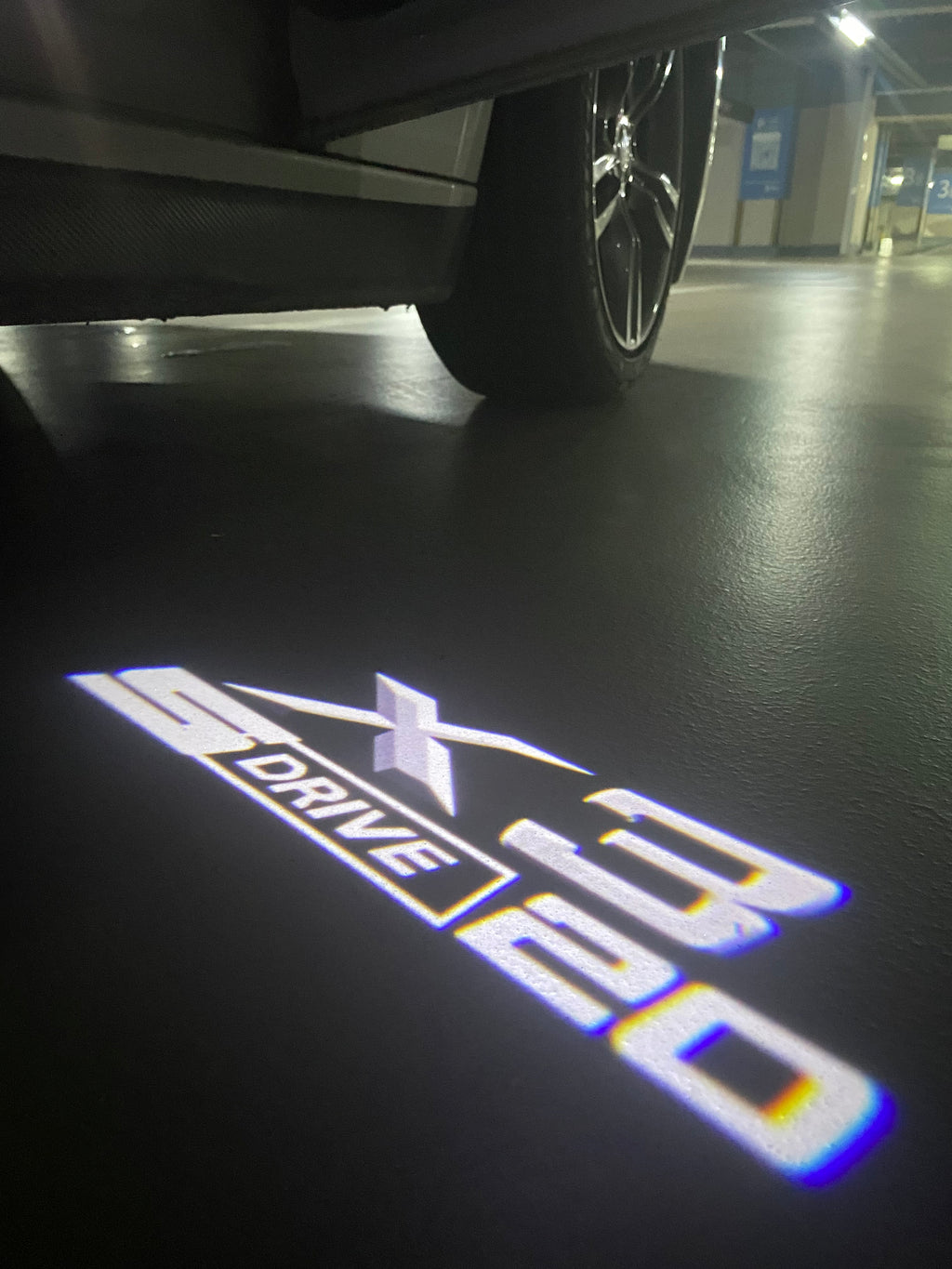 BMW M3 LOGO PROJECTOR LIGHTS Nr.24 (الكمية 1 = 1 مجموعة / 2 أضواء باب)