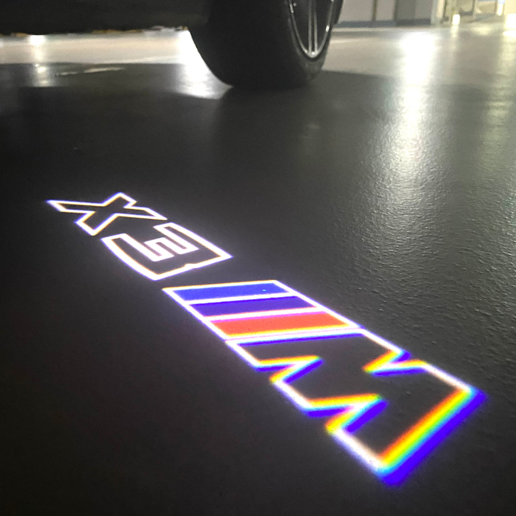 BMW M3 LOGO PROJECTOR LIGHTS Nr.24 (الكمية 1 = 1 مجموعة / 2 أضواء باب)