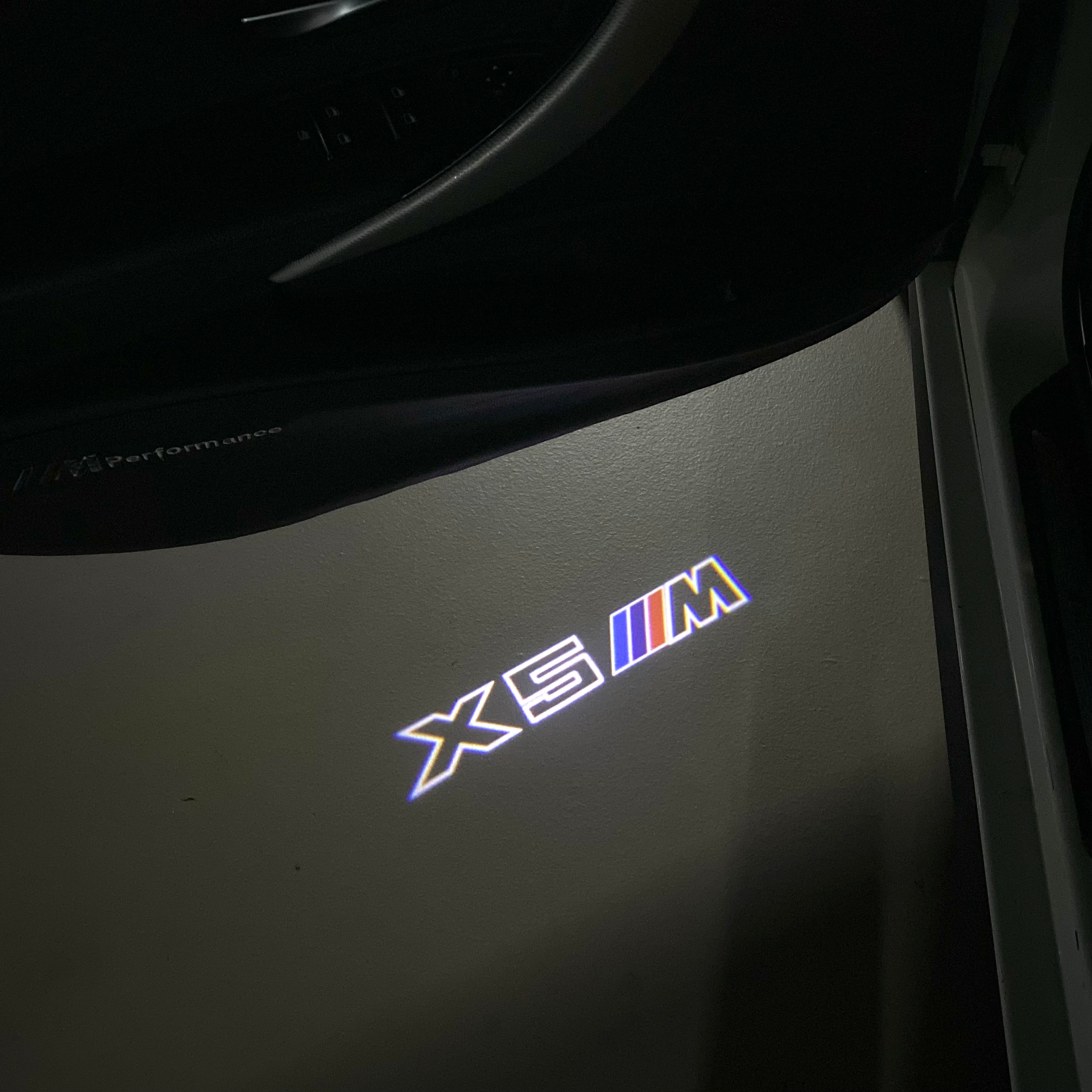 BMW M3 LOGO PROJECTOR LIGHTS Nr.24 (الكمية 1 = 1 مجموعة / 2 أضواء باب)