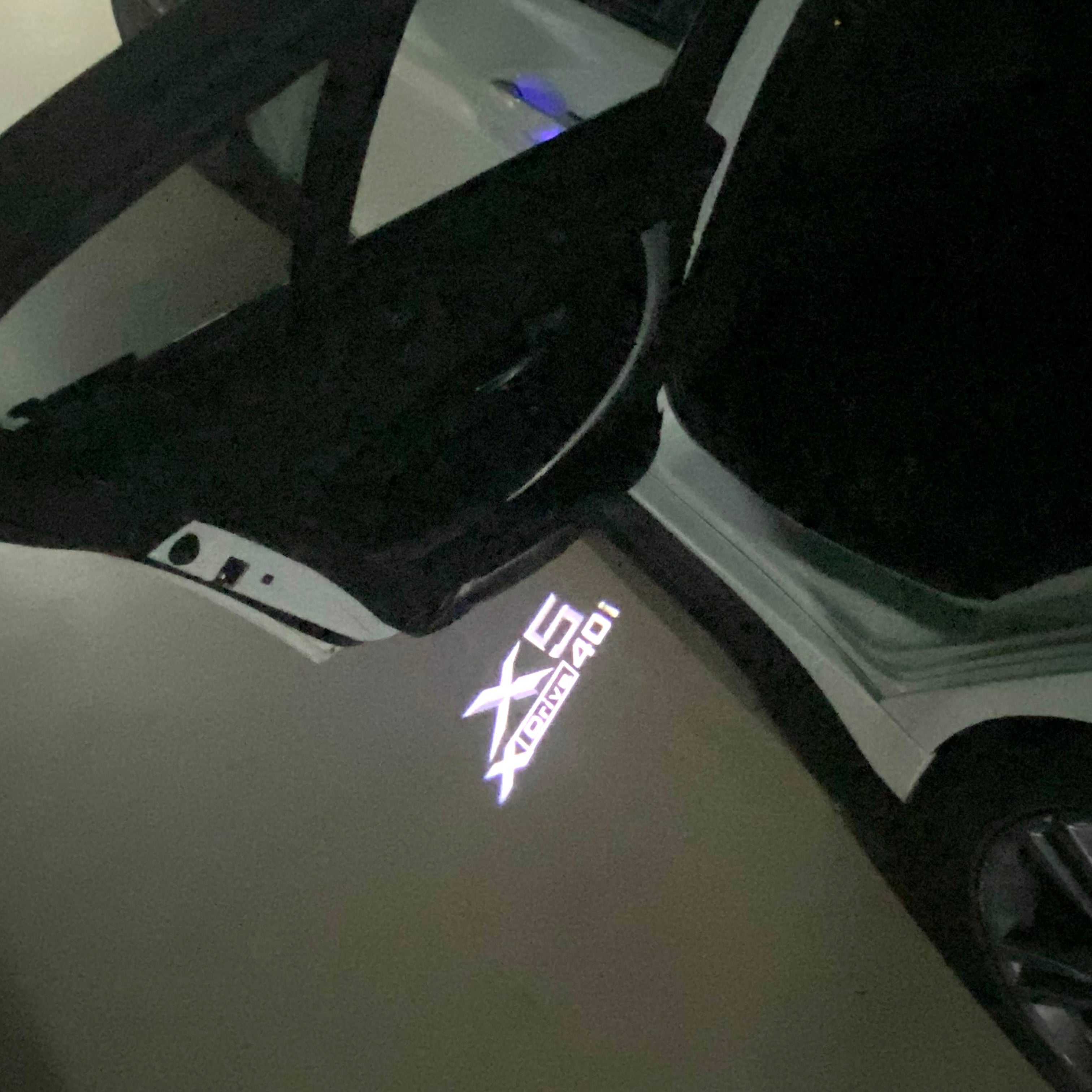 BMW M3 LOGO PROJECTOR LIGHTS Nr.24 (الكمية 1 = 1 مجموعة / 2 أضواء باب)