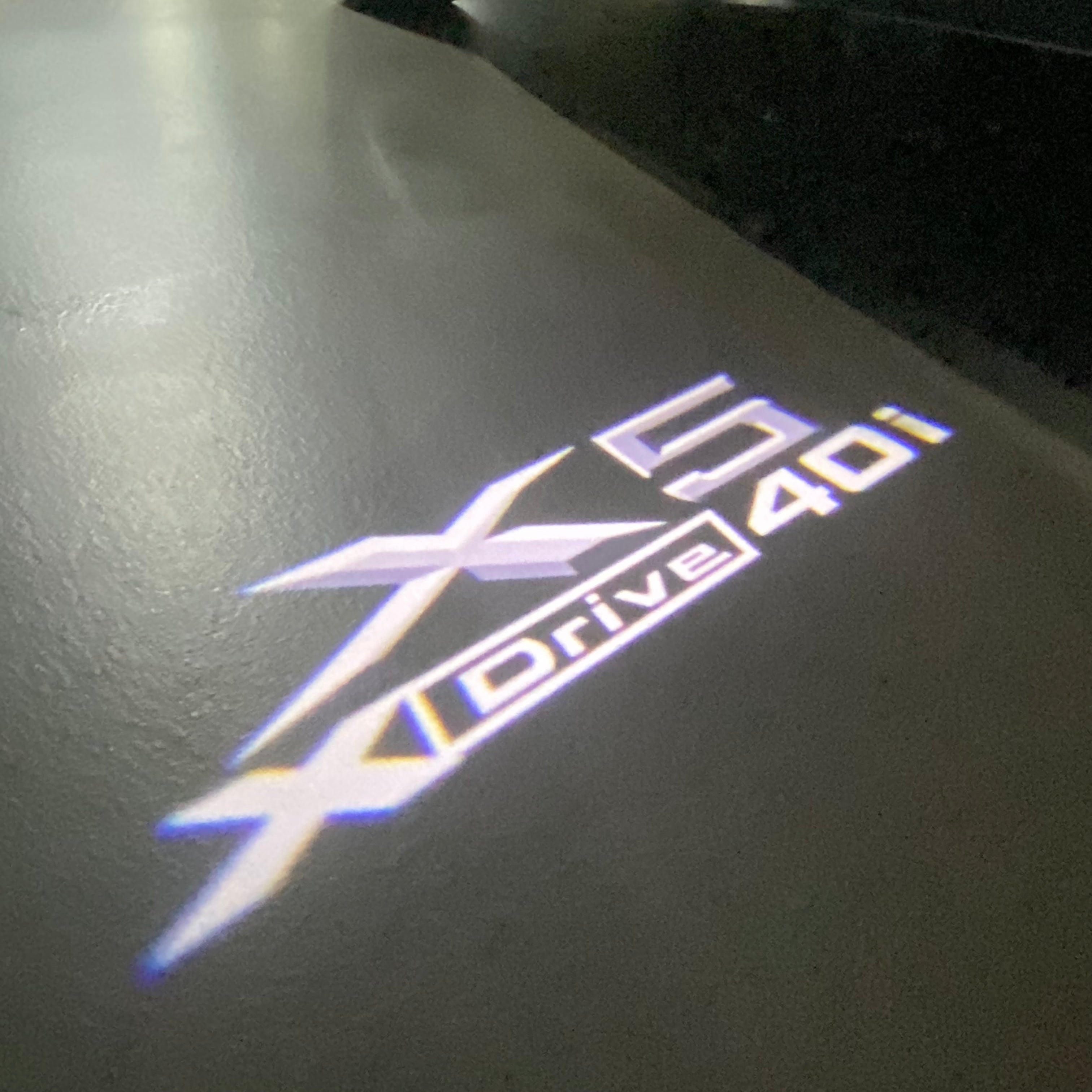 BMW M3 LOGO PROJECTOR LIGHTS Nr.24 (الكمية 1 = 1 مجموعة / 2 أضواء باب)