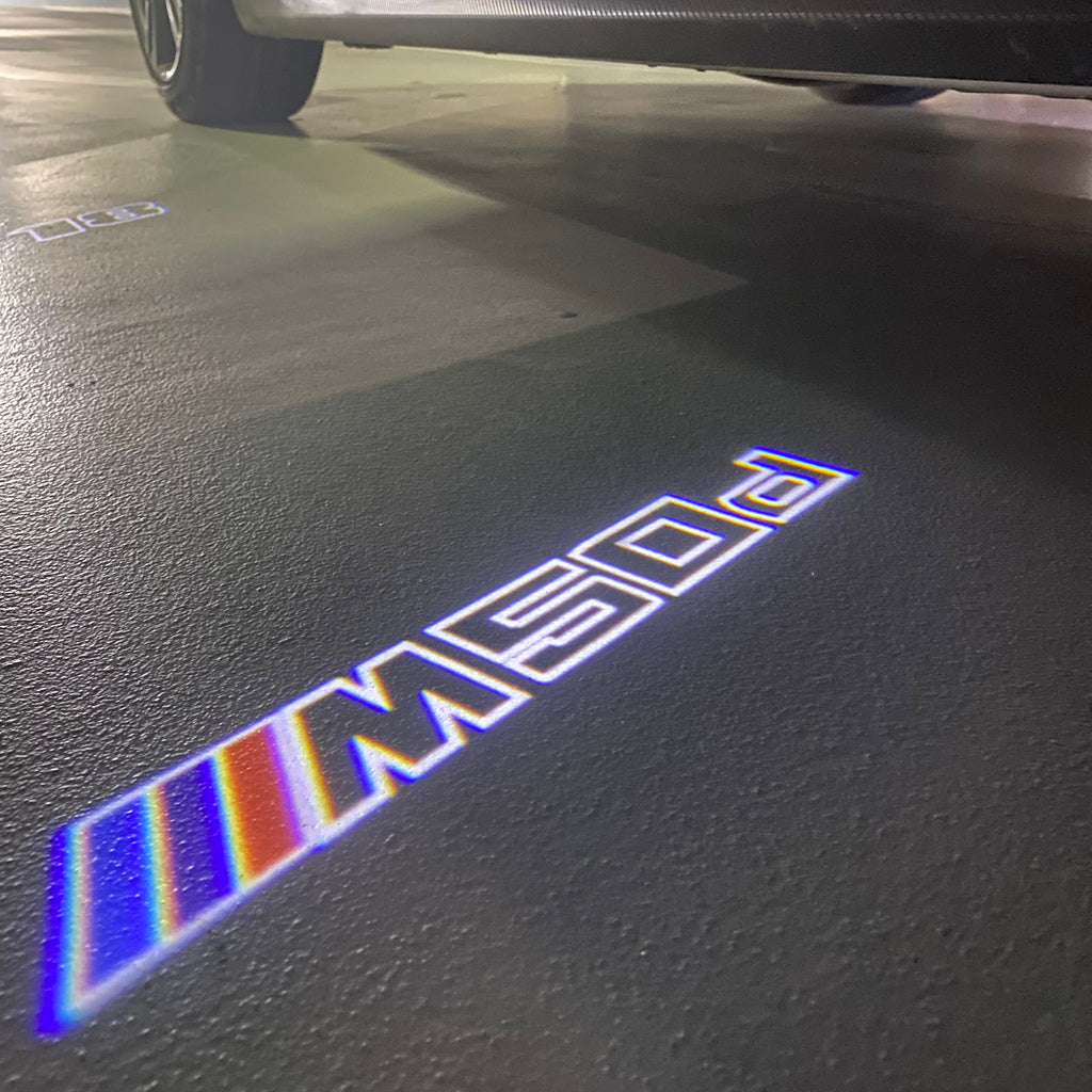 BMW M3 LOGO PROJECTOR LIGHTS Nr.24 (الكمية 1 = 1 مجموعة / 2 أضواء باب)