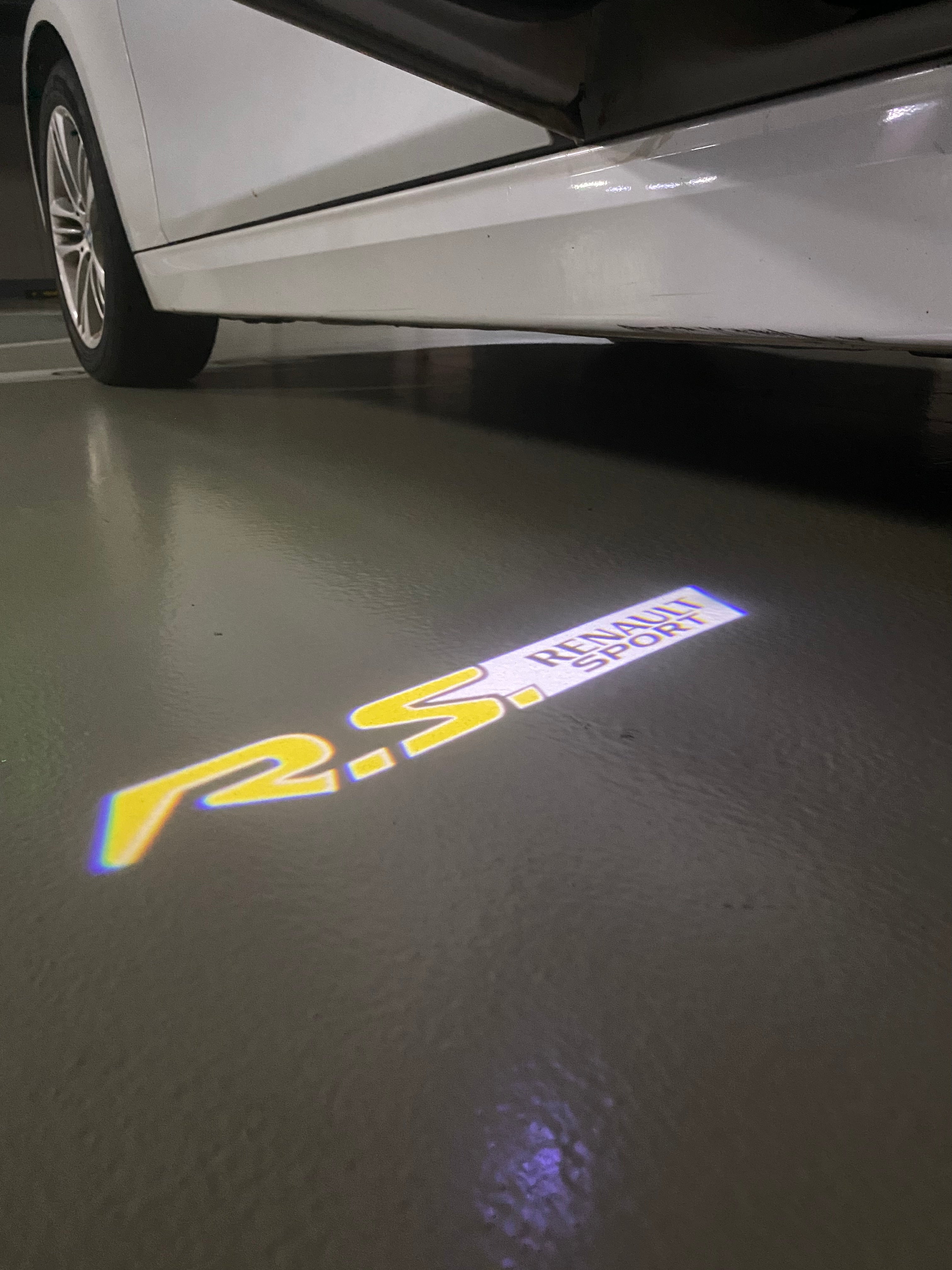 RENAULT RS LOGO PROJECROTR LIGHTS Nr.0940 (quantity  1 =  2 Logo Film & 2 door lights)