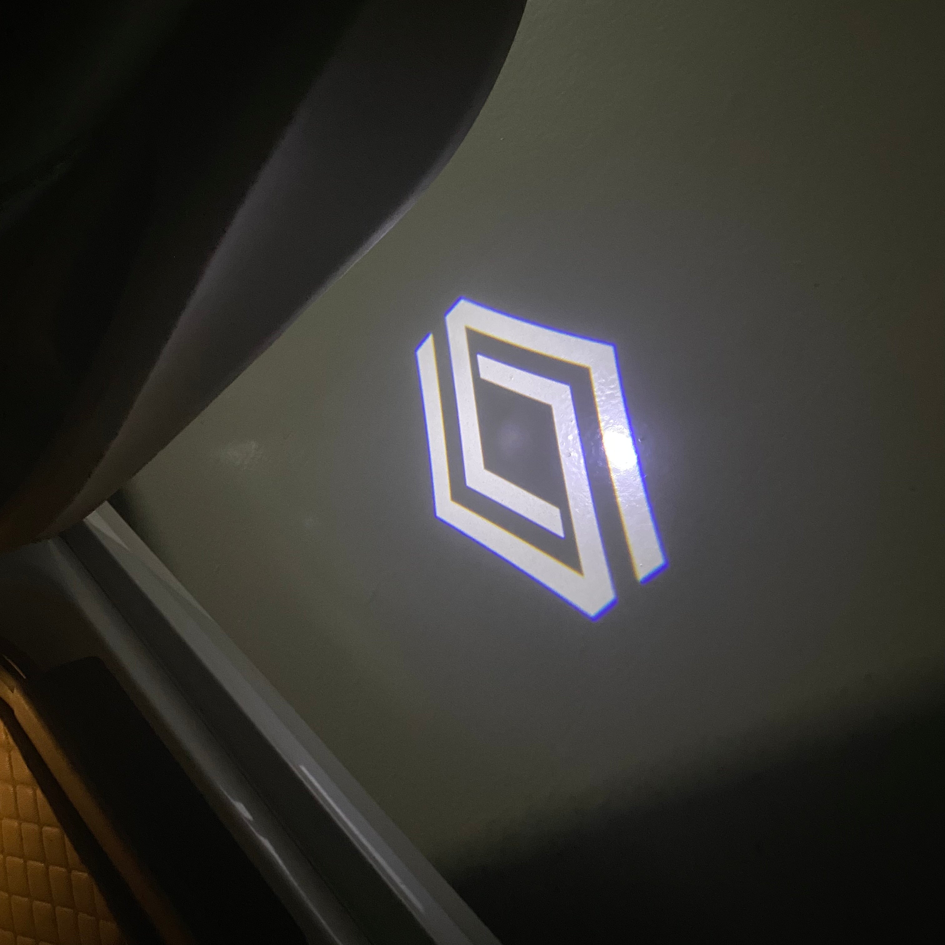 RENAULT ORIGINAL LOGO PROJECROTR LIGHTS Nr.0962 (quantity  1 =  2 Logo Film & 2 door lights)