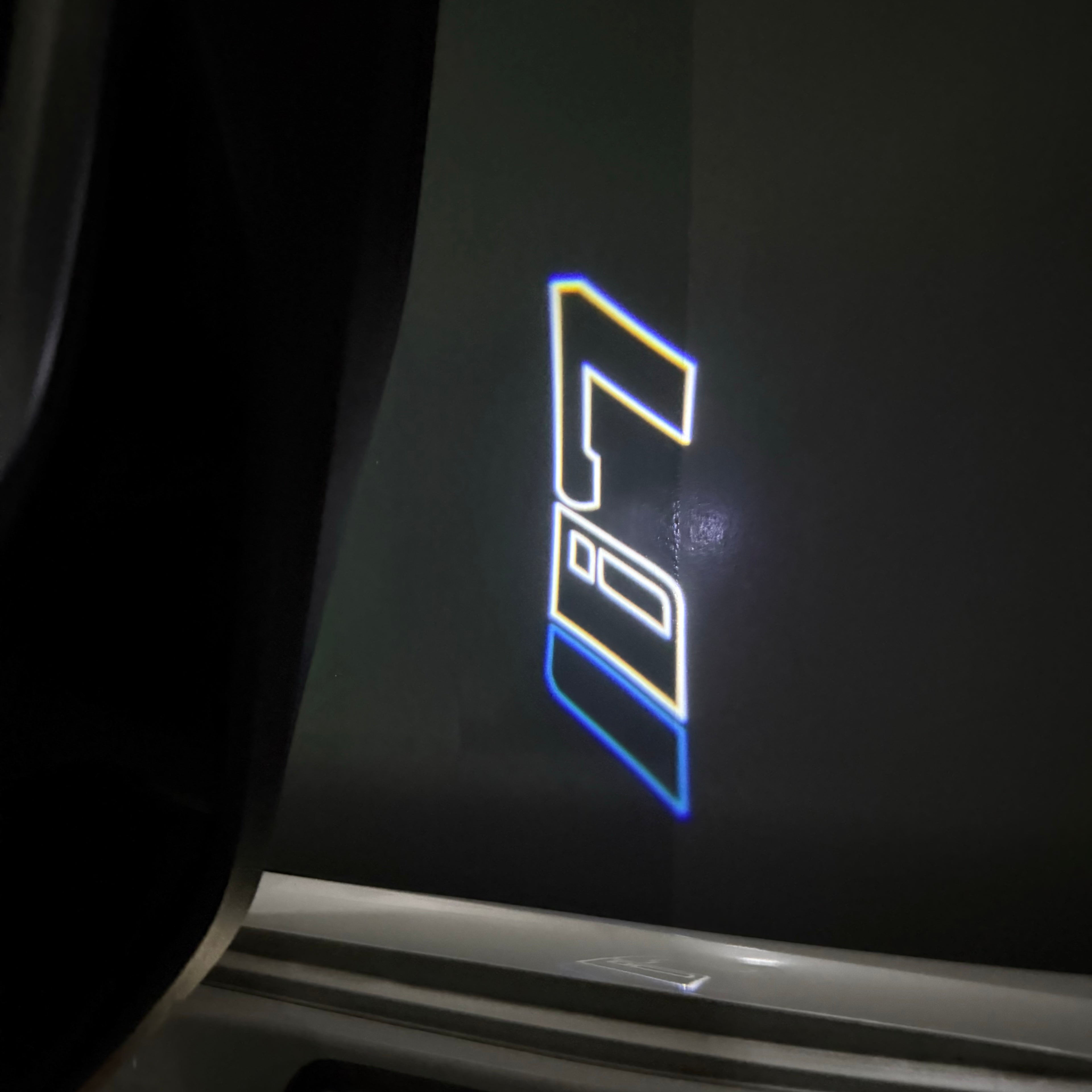 BMW M3 LOGO PROJECTOR LIGHTS Nr.24 (الكمية 1 = 1 مجموعة / 2 أضواء باب)