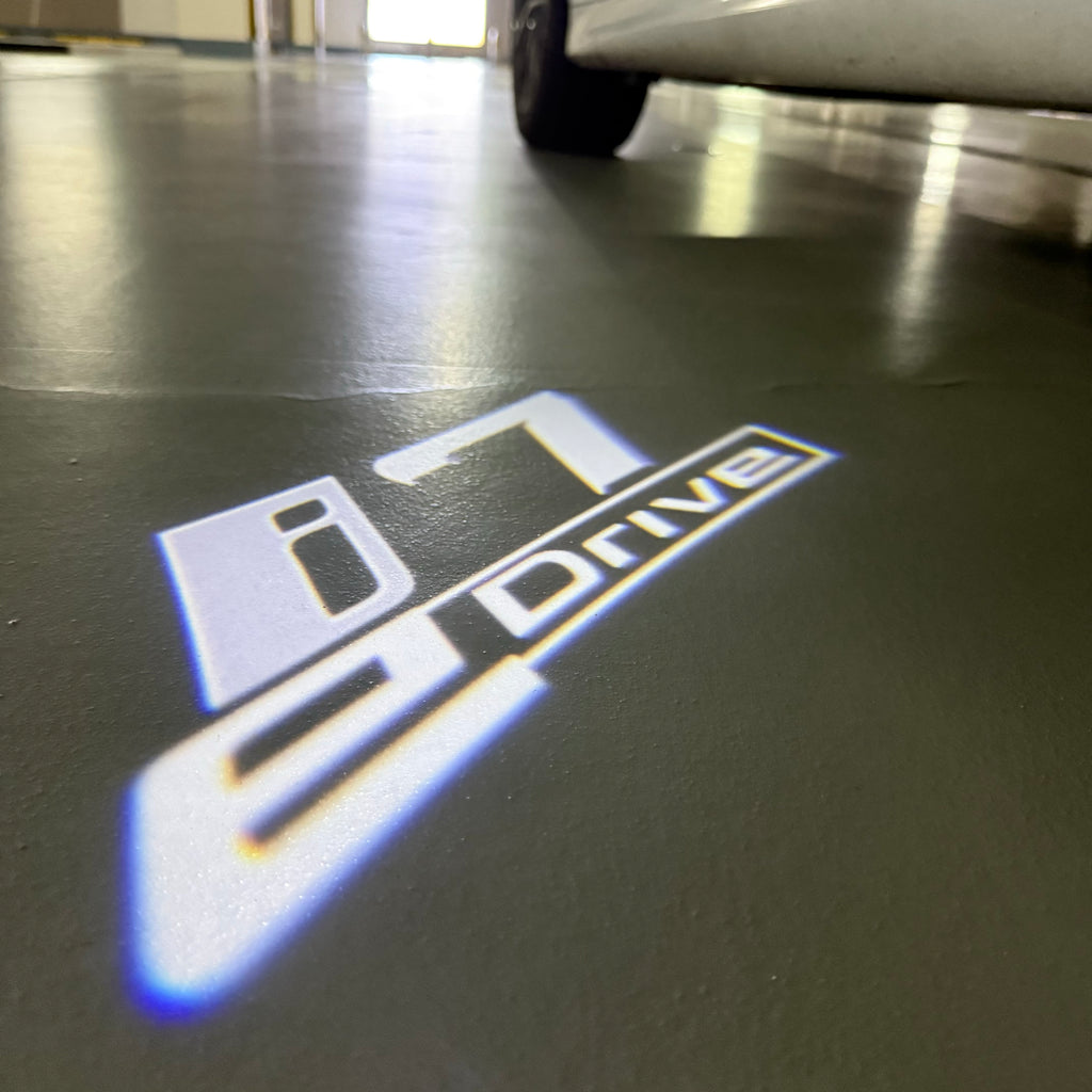 BMW M3 LOGO PROJECTOR LIGHTS Nr.24 (الكمية 1 = 1 مجموعة / 2 أضواء باب)
