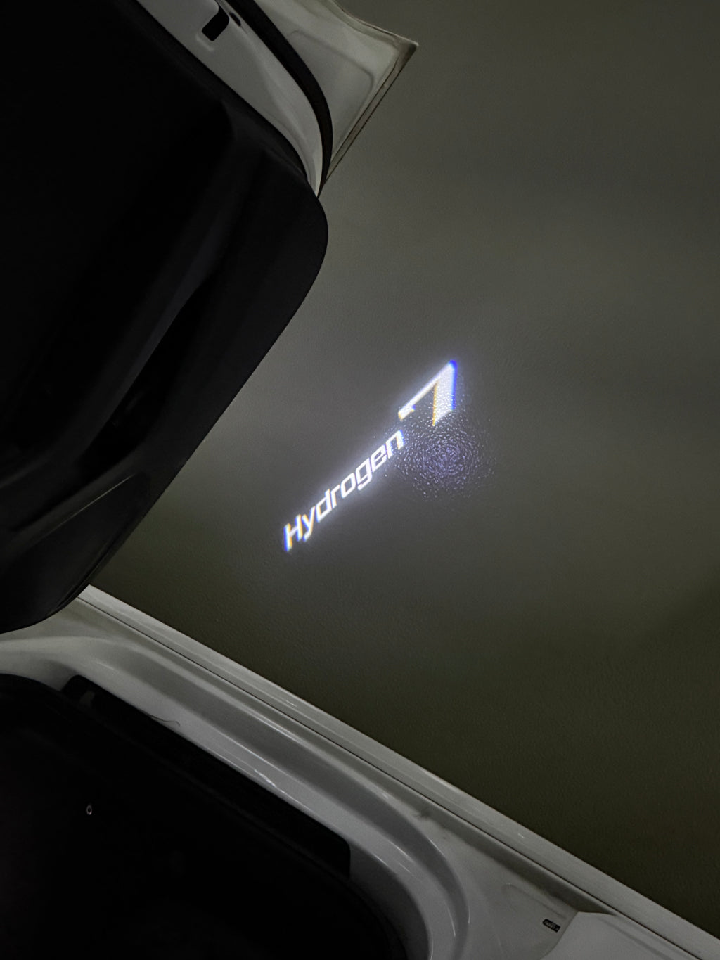 BMW M3 LOGO PROJECTOR LIGHTS Nr.24 (الكمية 1 = 1 مجموعة / 2 أضواء باب)