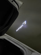 BMW M3 LOGO PROJECTOR LIGHTS Nr.24 (الكمية 1 = 1 مجموعة / 2 أضواء باب)