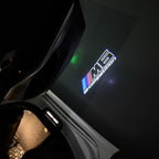 BMW M3 LOGO PROJECTOR LIGHTS Nr.24 (الكمية 1 = 1 مجموعة / 2 أضواء باب)