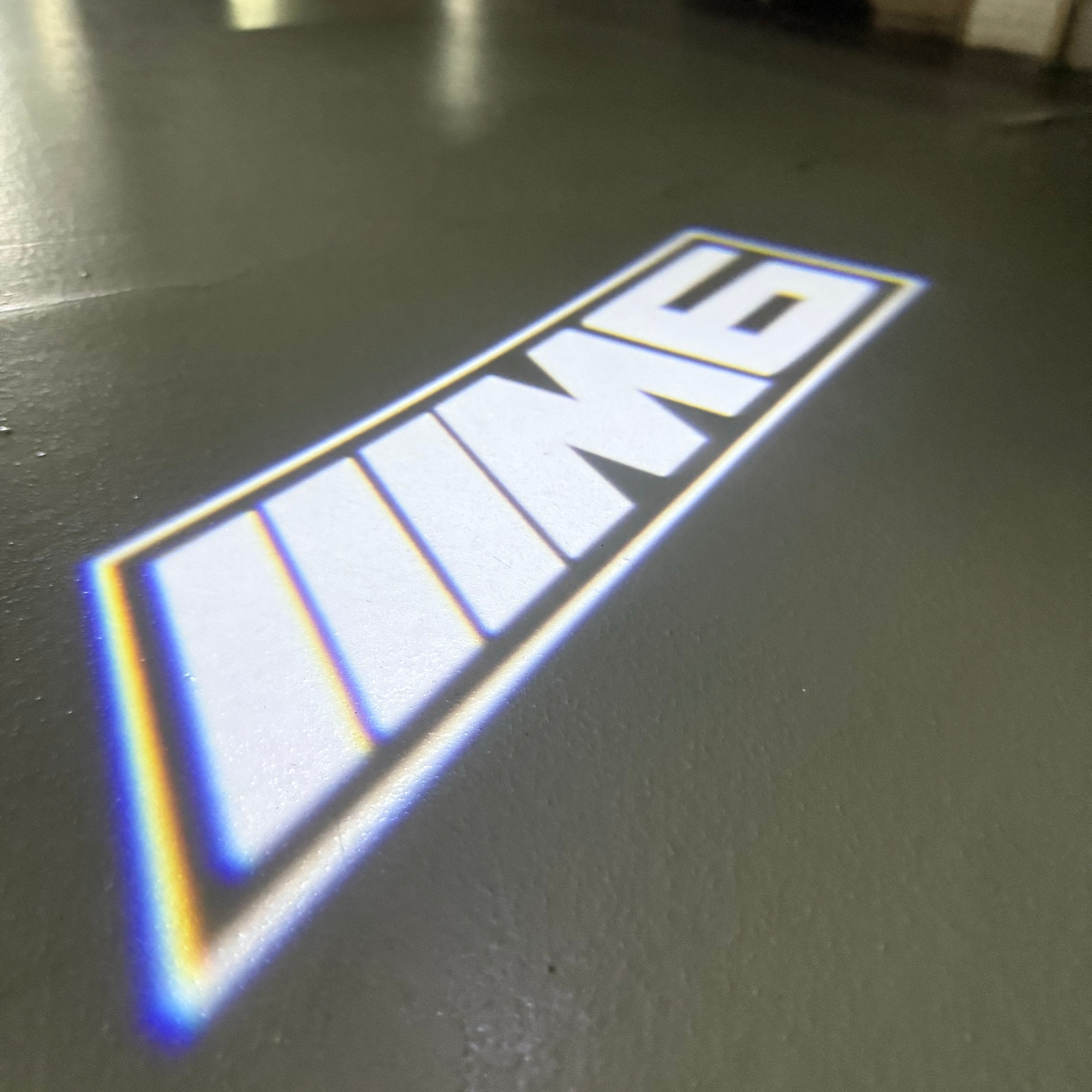 BMW M3 LOGO PROJECTOR LIGHTS Nr.24 (الكمية 1 = 1 مجموعة / 2 أضواء باب)