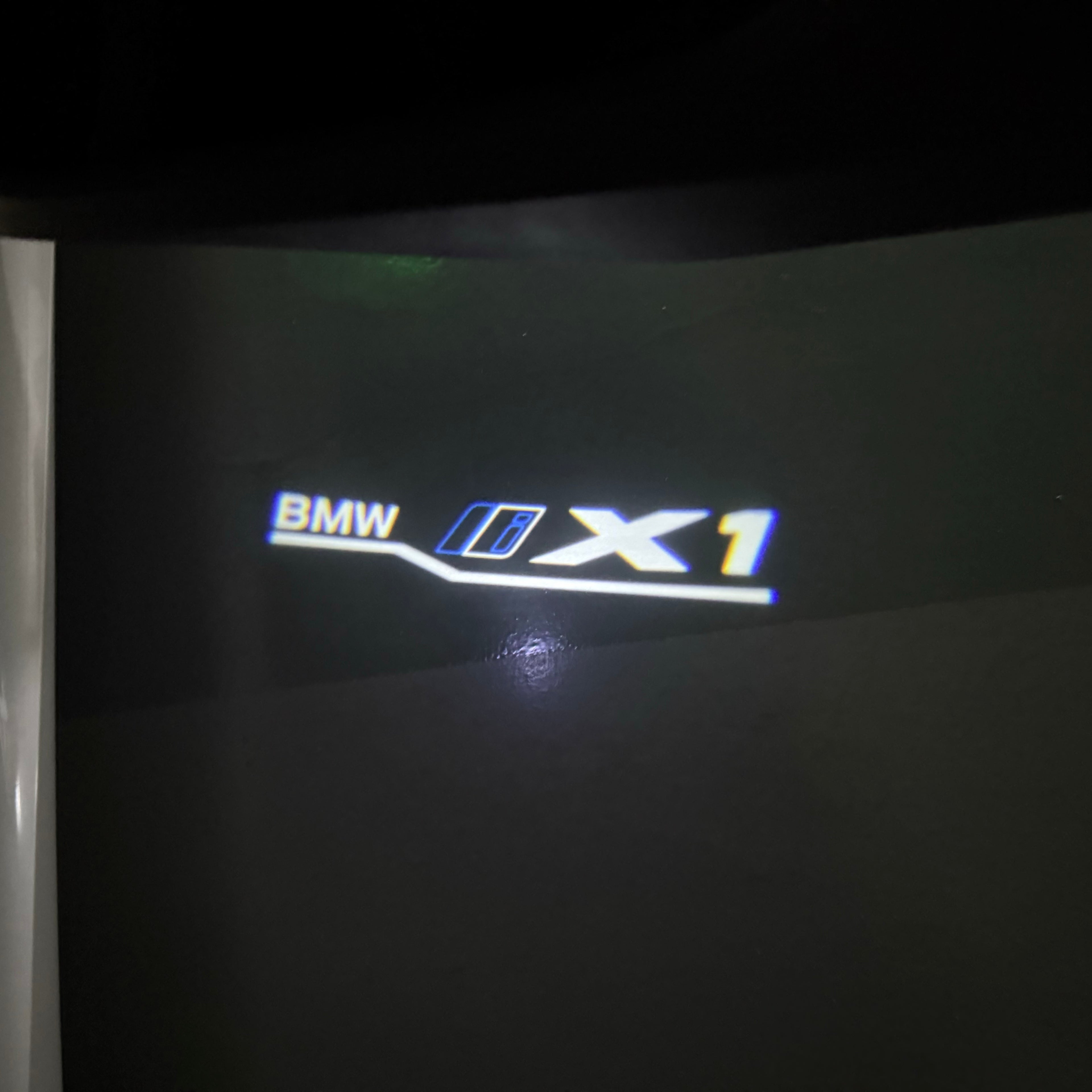 BMW M3 LOGO PROJECTOR LIGHTS Nr.24 (الكمية 1 = 1 مجموعة / 2 أضواء باب)