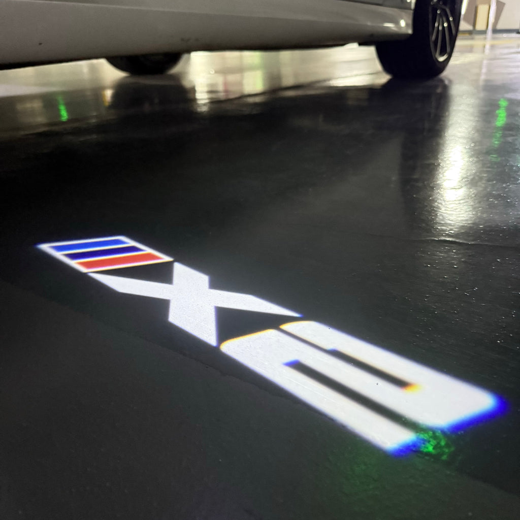 BMW M3 LOGO PROJECTOR LIGHTS Nr.24 (الكمية 1 = 1 مجموعة / 2 أضواء باب)
