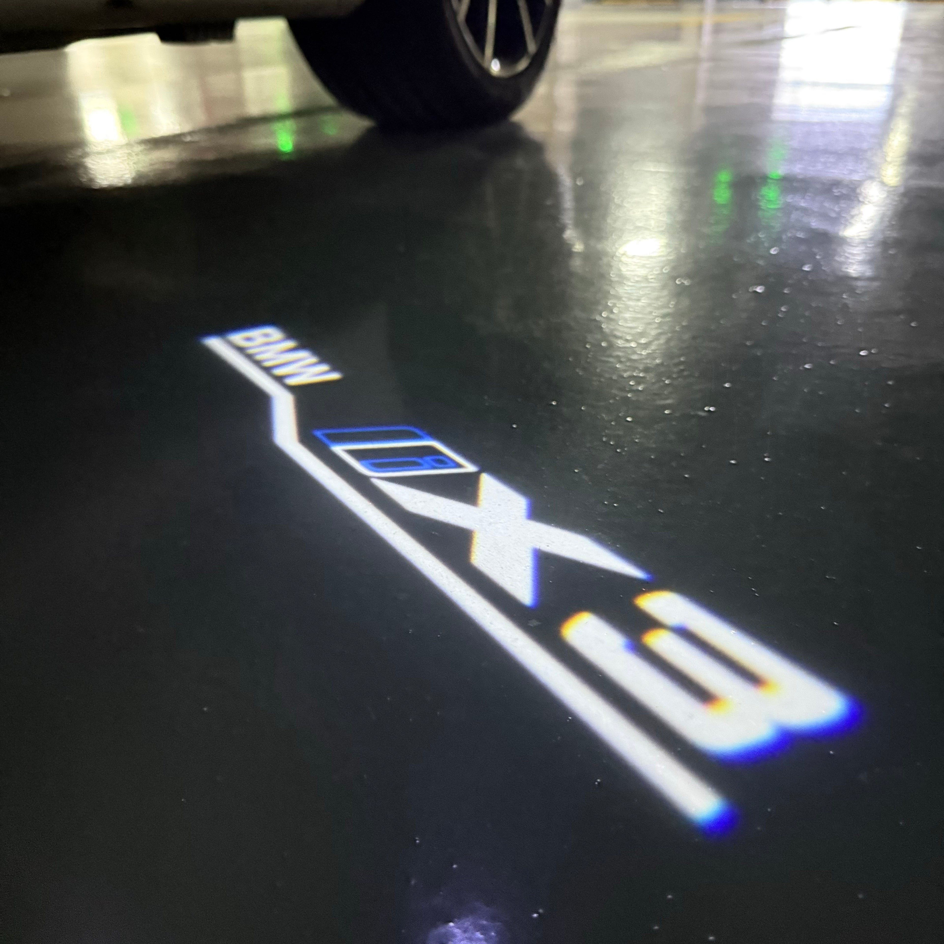 BMW M3 LOGO PROJECTOR LIGHTS Nr.24 (الكمية 1 = 1 مجموعة / 2 أضواء باب)