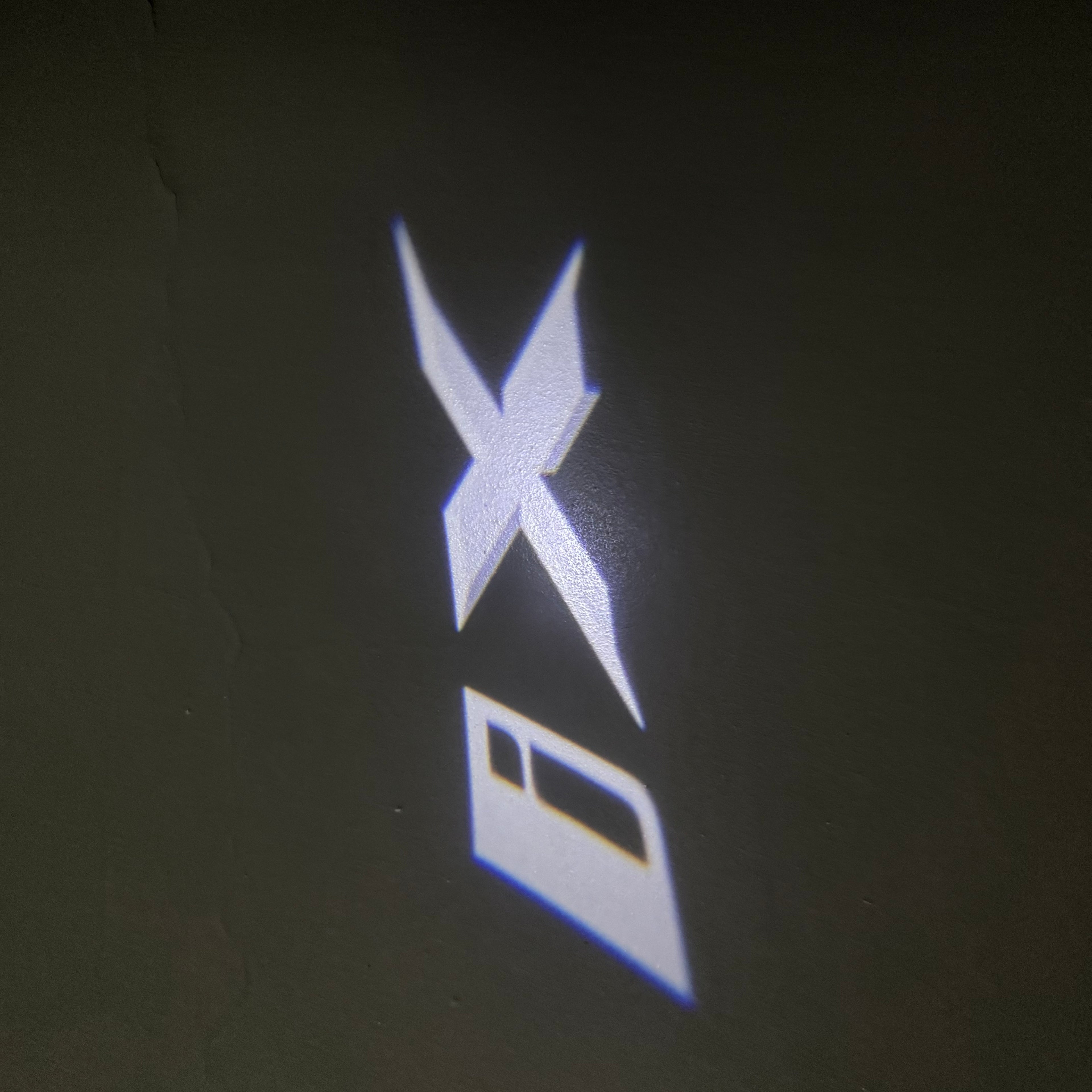BMW M3 LOGO PROJECTOR LIGHTS Nr.24 (الكمية 1 = 1 مجموعة / 2 أضواء باب)