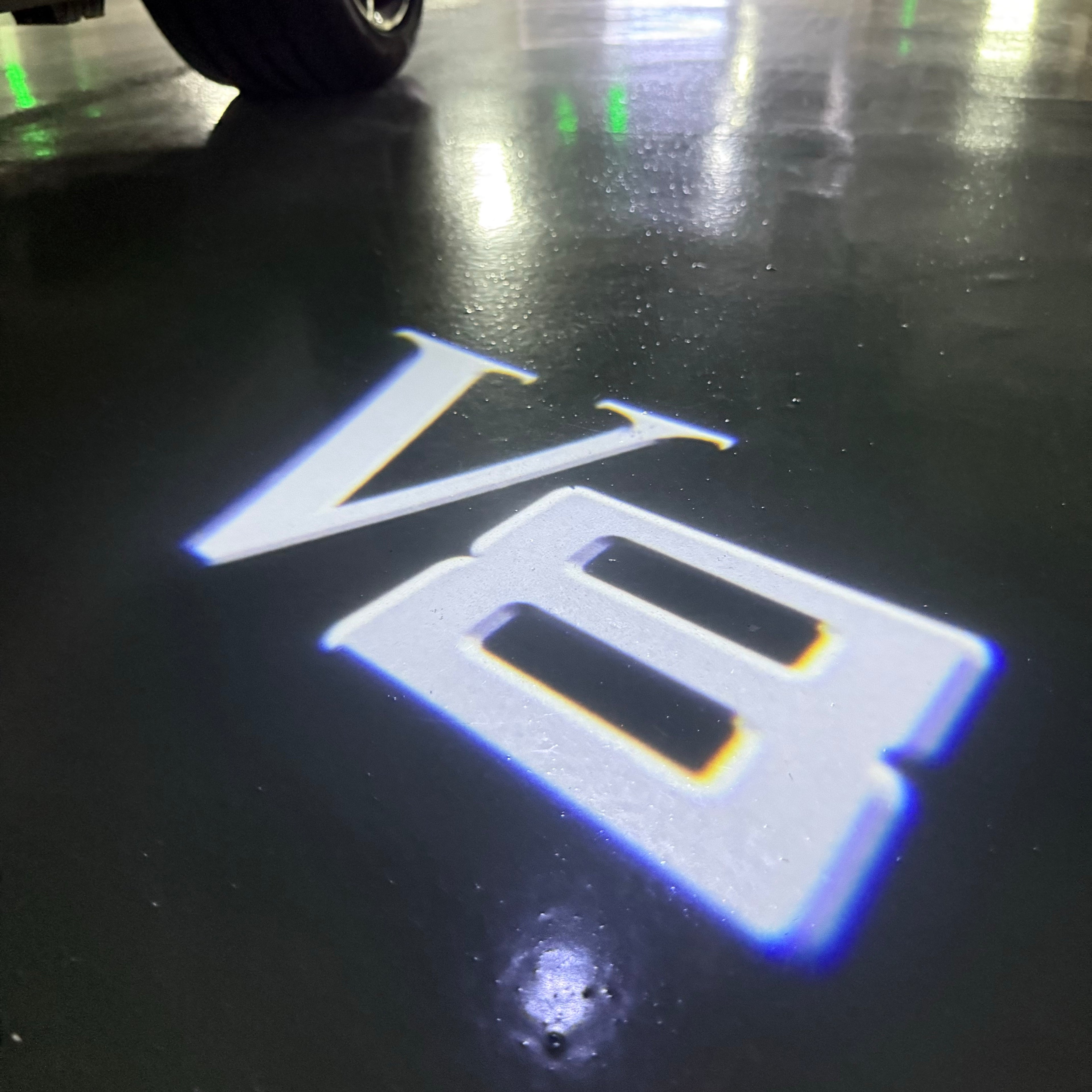 BMW M3 LOGO PROJECTOR LIGHTS Nr.24 (الكمية 1 = 1 مجموعة / 2 أضواء باب)