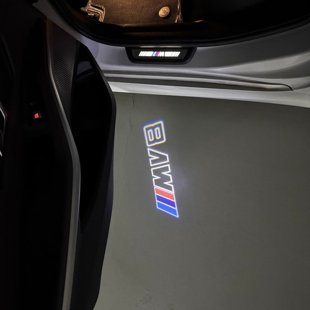 BMW M3 LOGO PROJECTOR LIGHTS Nr.24 (الكمية 1 = 1 مجموعة / 2 أضواء باب)