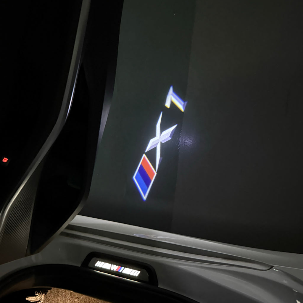 BMW M3 LOGO PROJECTOR LIGHTS Nr.24 (الكمية 1 = 1 مجموعة / 2 أضواء باب)